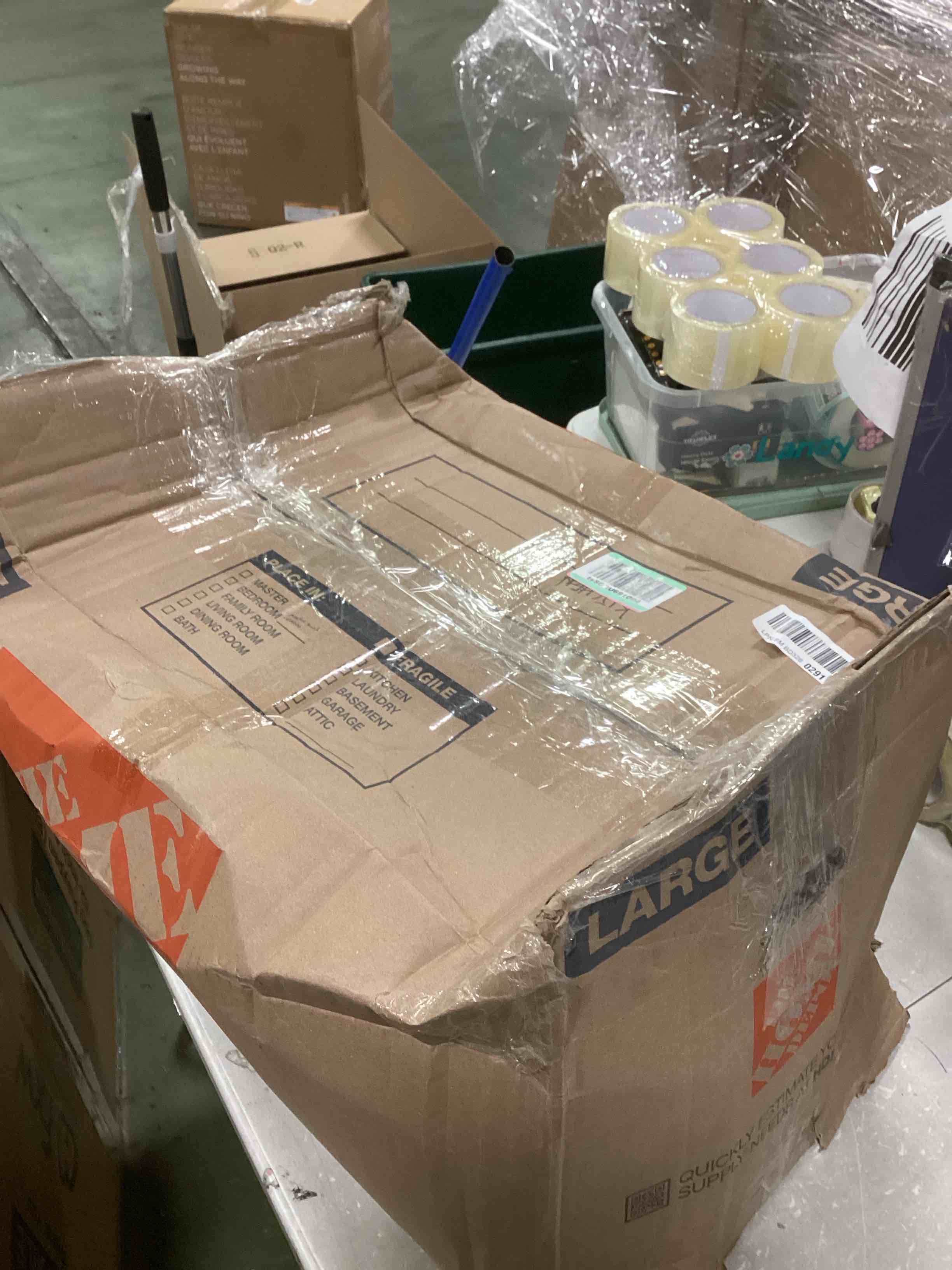 https://s3.amazonaws.com/lotting-images-prod/bidfta/PNK0513347_1729769409384.jpeg