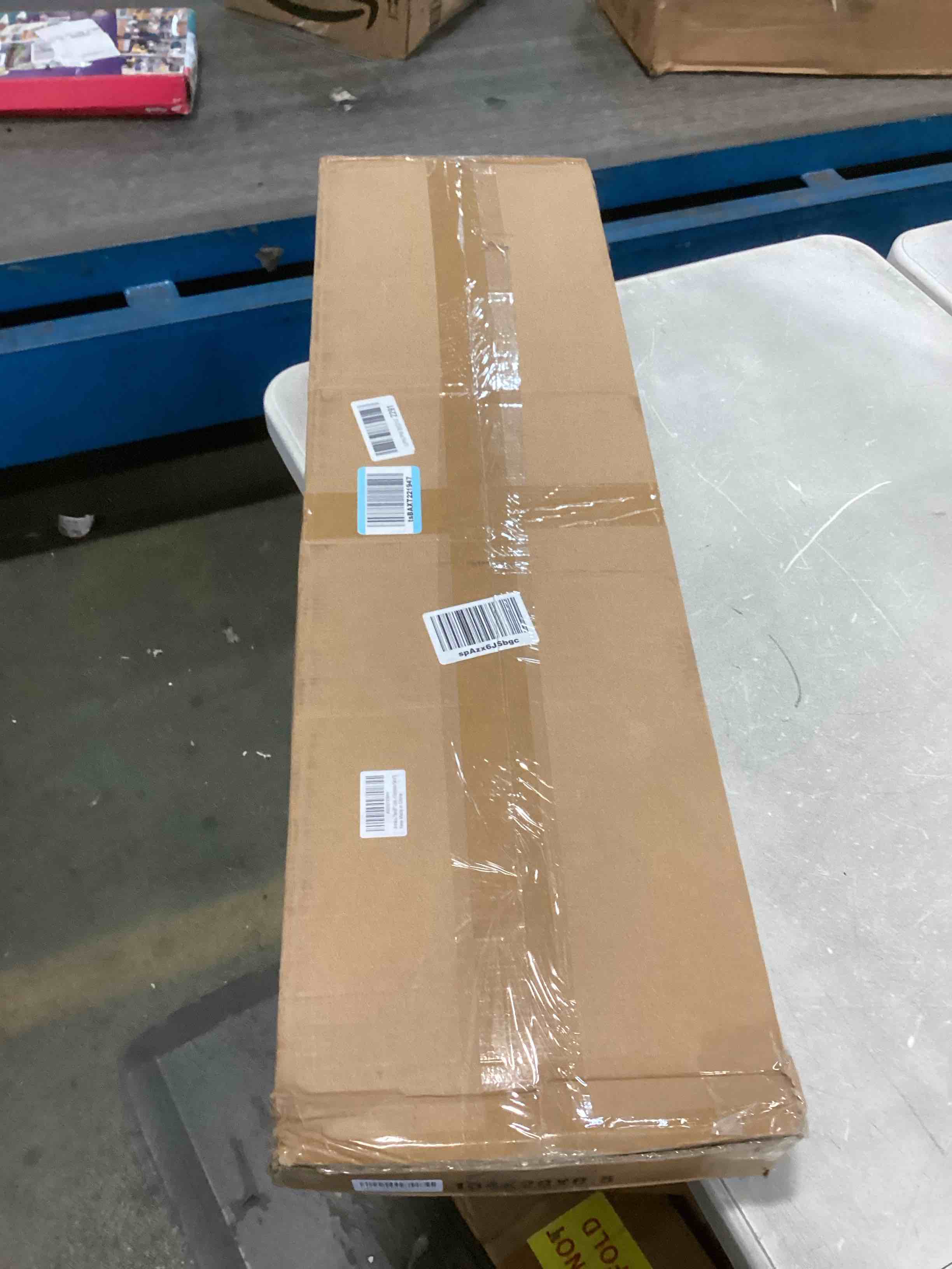 https://s3.amazonaws.com/lotting-images-prod/bidfta/PNK0513399_1729708877424.jpeg