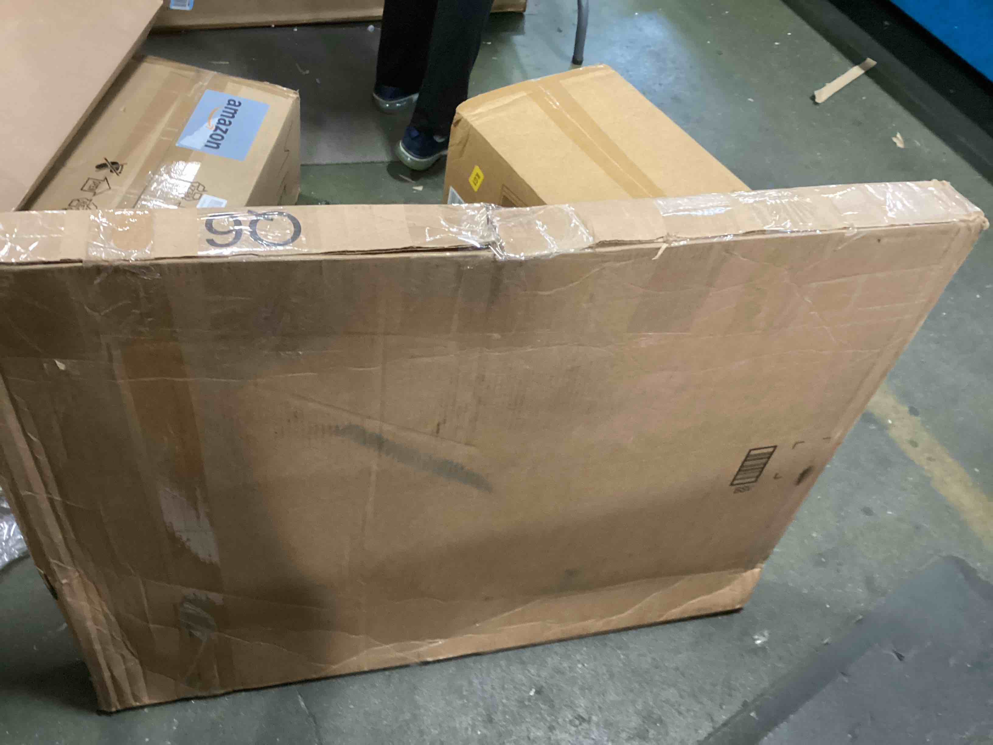 https://s3.amazonaws.com/lotting-images-prod/bidfta/PNK0513436_1729704245711.jpeg