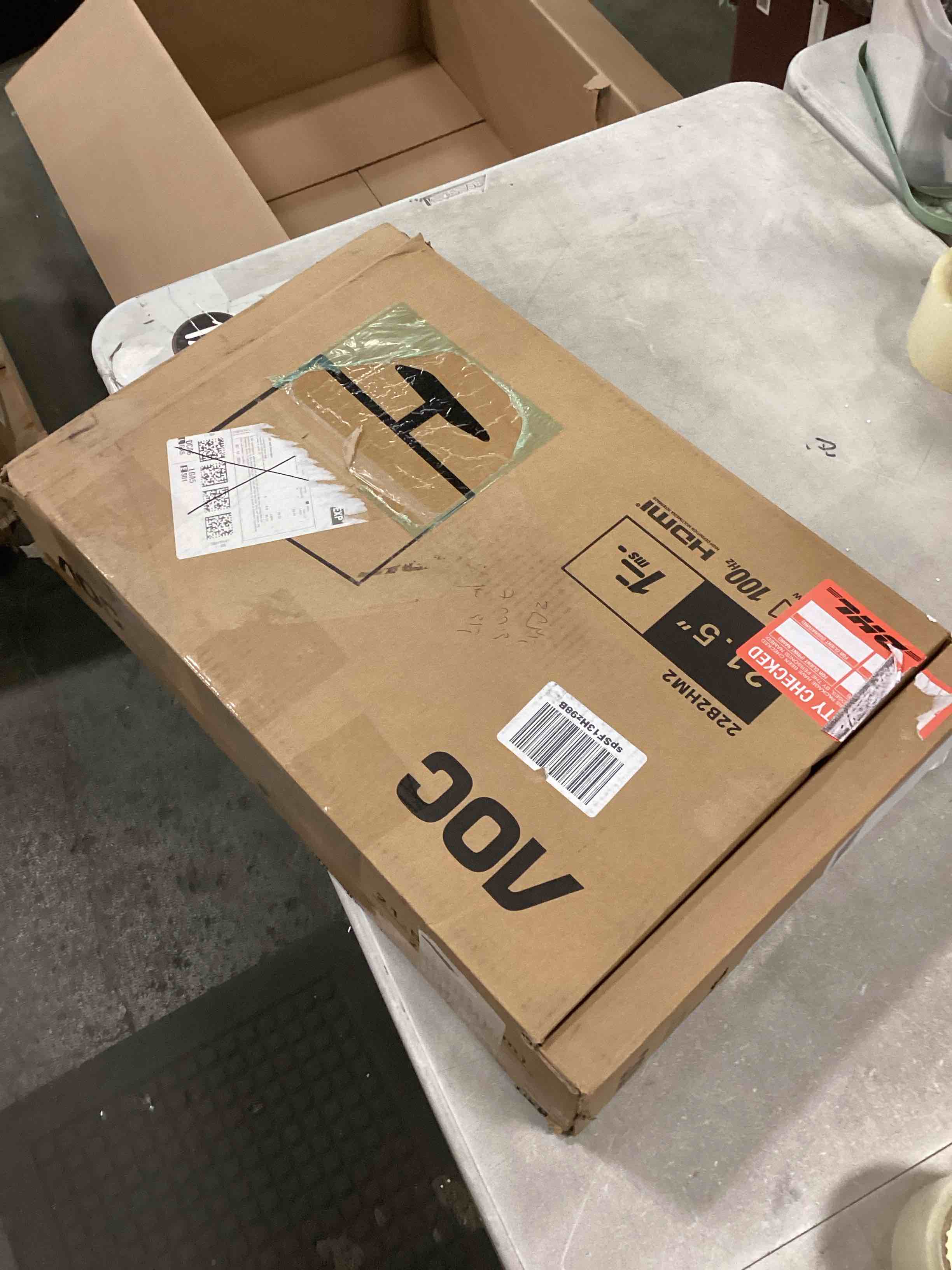 https://s3.amazonaws.com/lotting-images-prod/bidfta/PNK0513974_1729599687579.jpeg