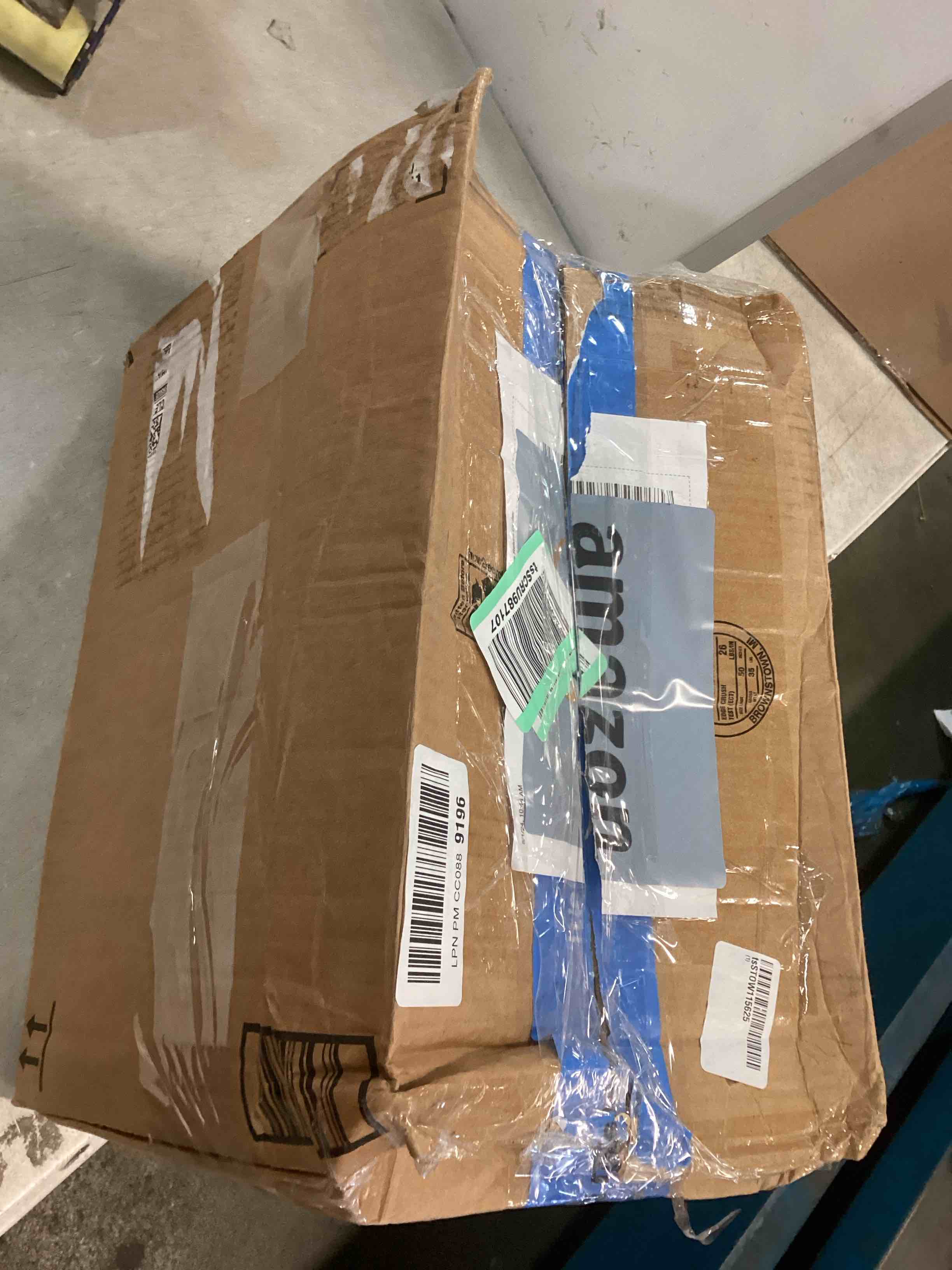 https://s3.amazonaws.com/lotting-images-prod/bidfta/PNK0514644_1730481176463.jpeg
