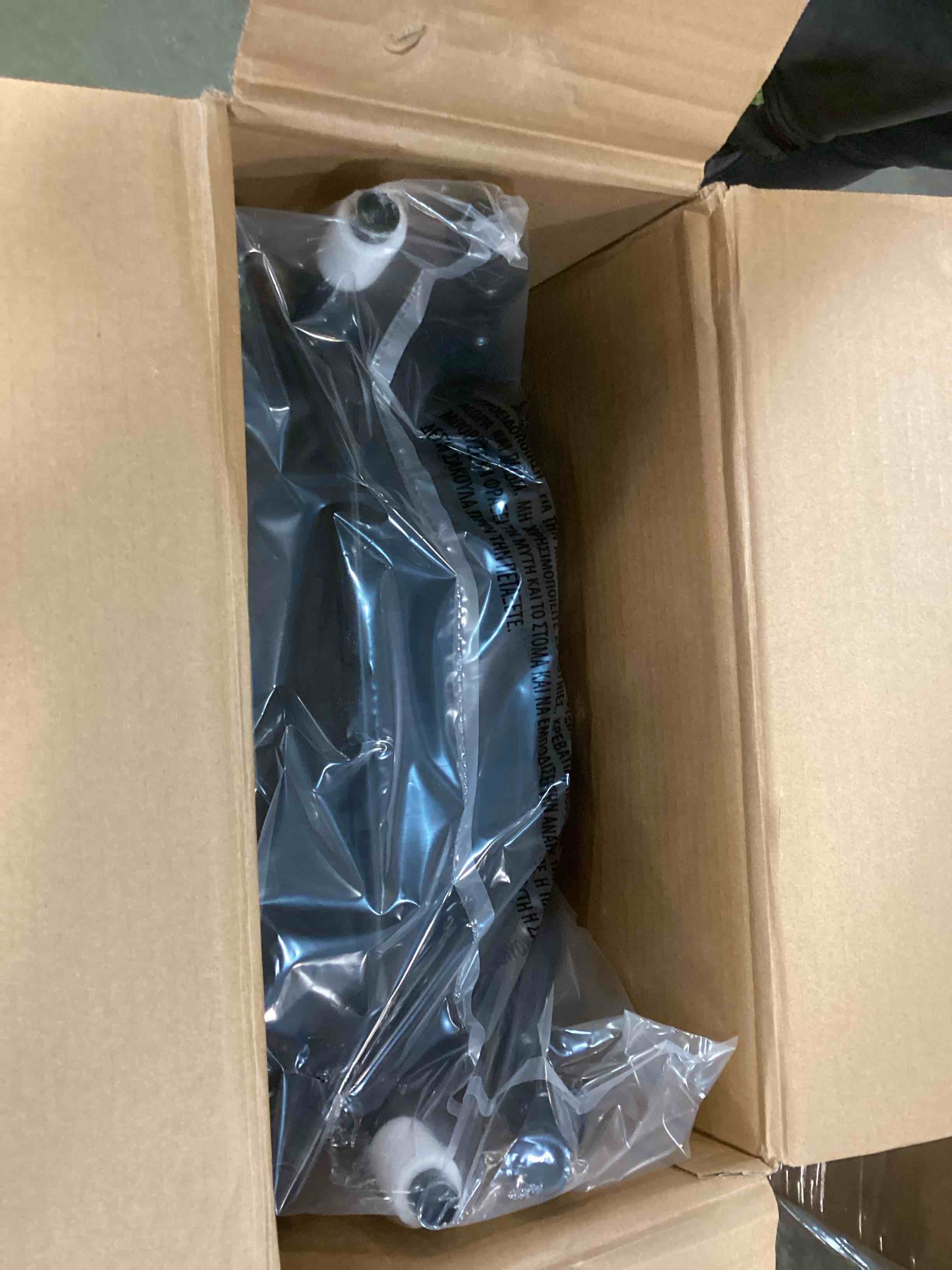 https://s3.amazonaws.com/lotting-images-prod/bidfta/PNK0514735_1730468721343.jpeg