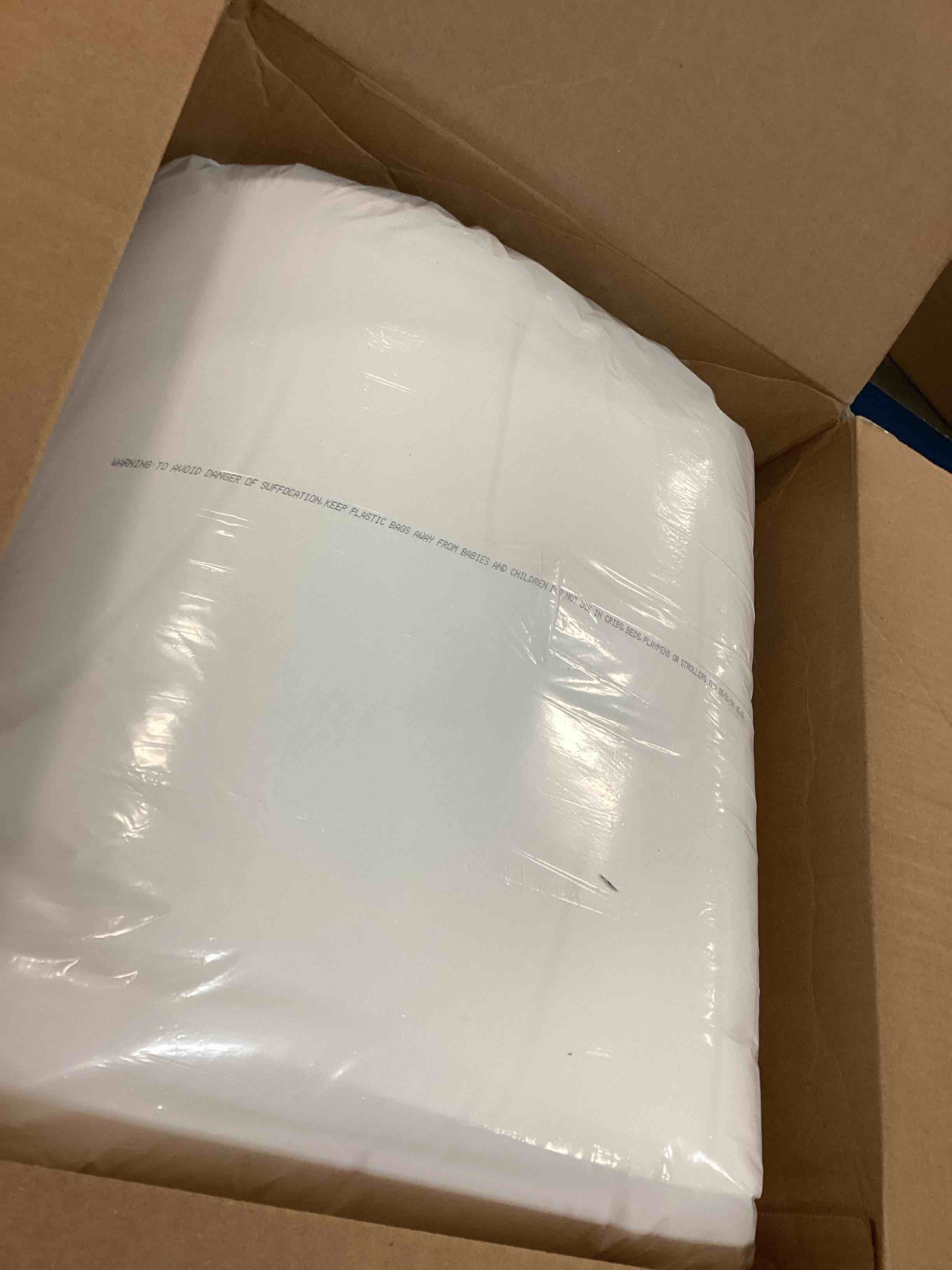 https://s3.amazonaws.com/lotting-images-prod/bidfta/PNK0515494_1730206736256.jpeg