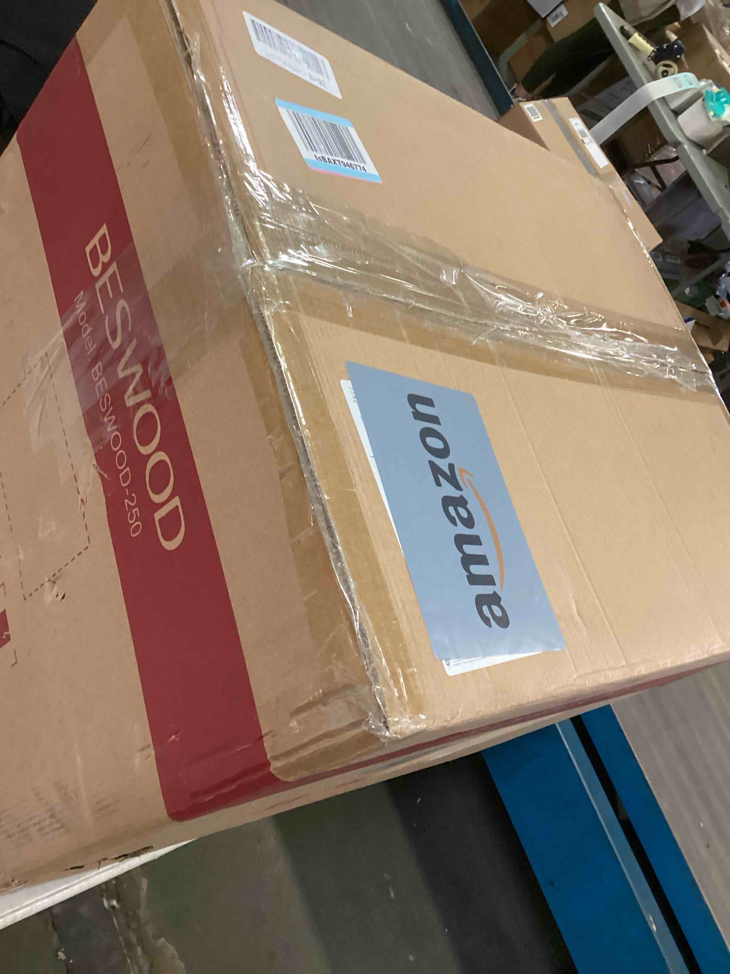 https://s3.amazonaws.com/lotting-images-prod/bidfta/PNK0515582_1730136013302.jpeg
