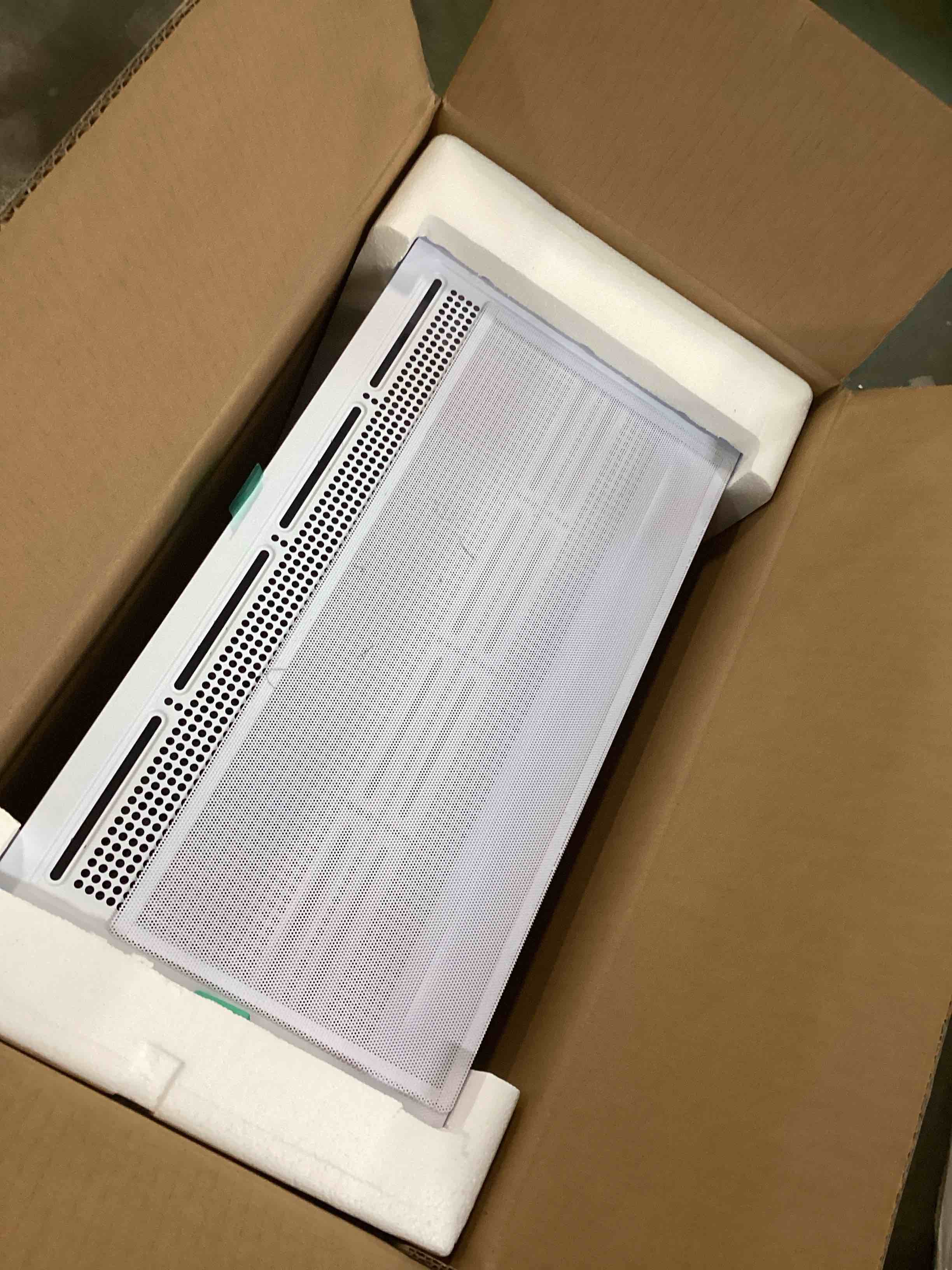 https://s3.amazonaws.com/lotting-images-prod/bidfta/PNK0515606_1730130982098.jpeg