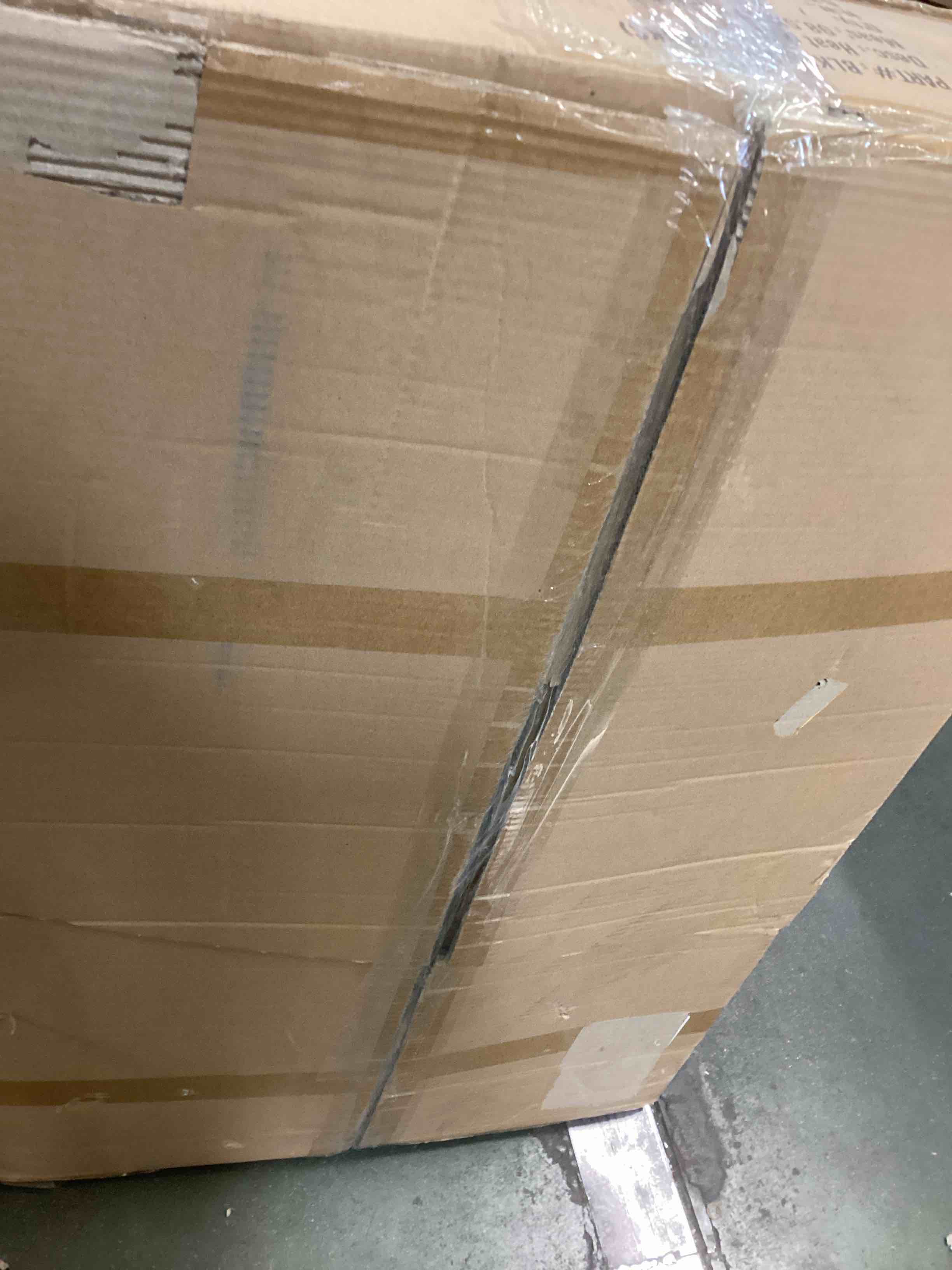 https://s3.amazonaws.com/lotting-images-prod/bidfta/PNK0515793_1729871647532.jpeg