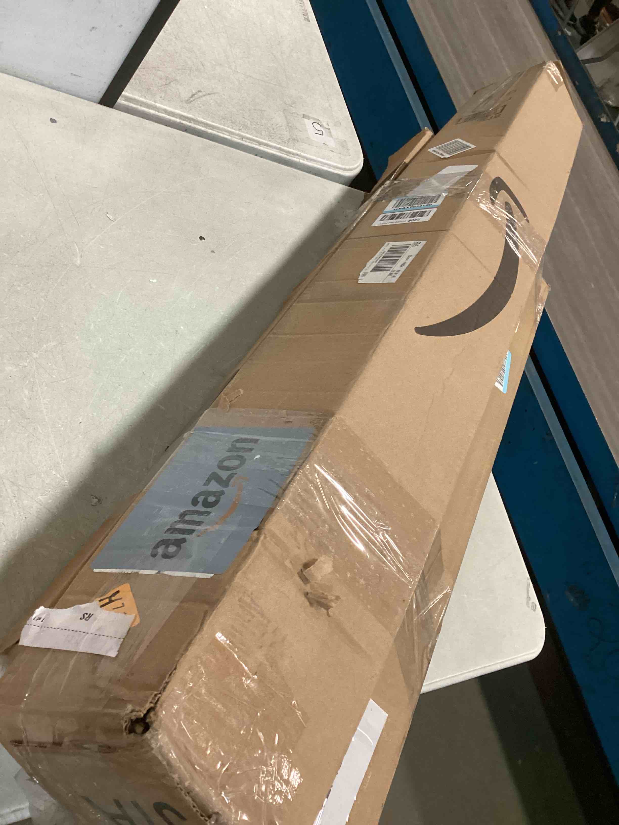 https://s3.amazonaws.com/lotting-images-prod/bidfta/PNK0515891_1729858154042.jpeg