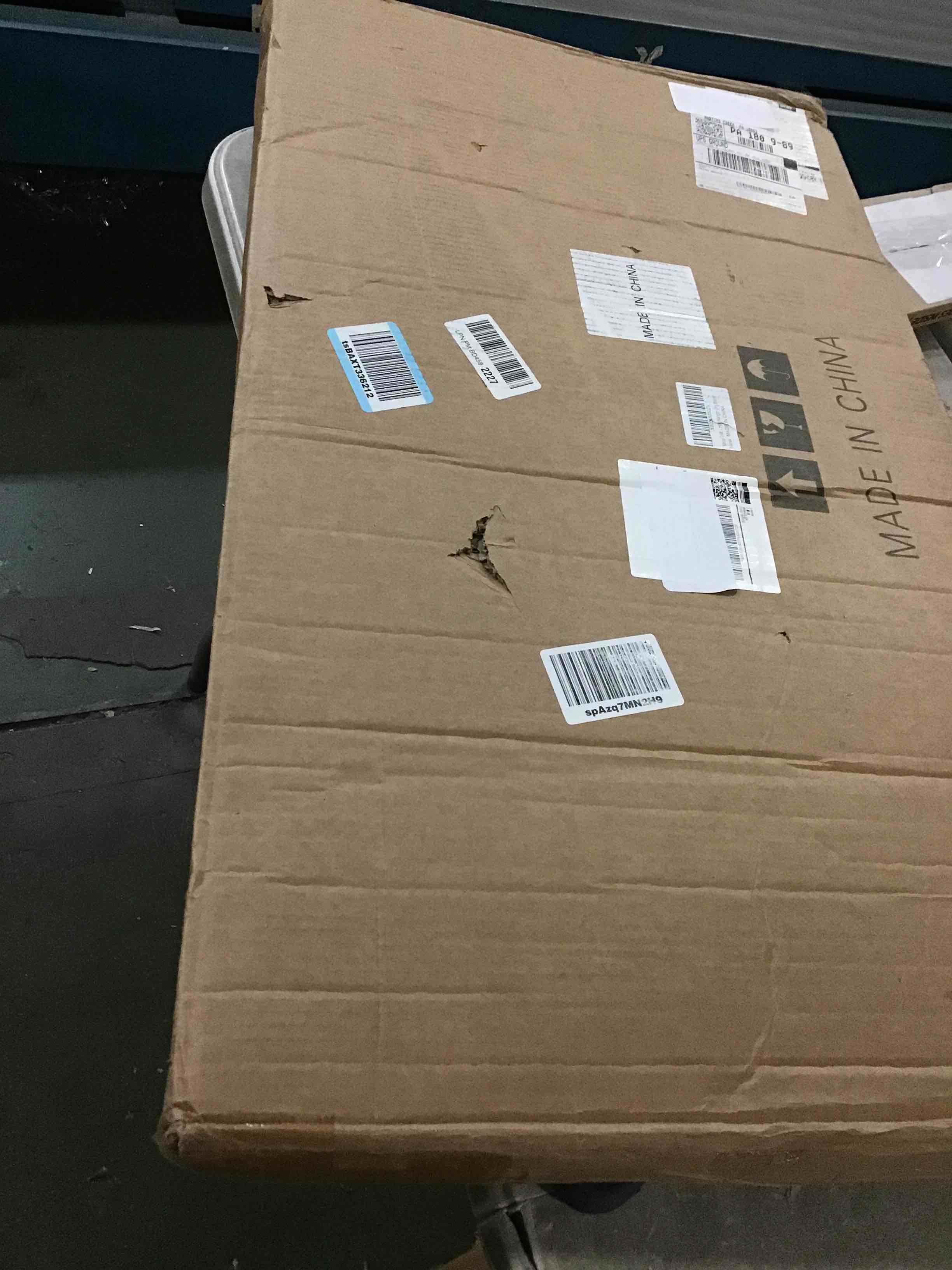 https://s3.amazonaws.com/lotting-images-prod/bidfta/PNK0516492_1730330651569.jpeg