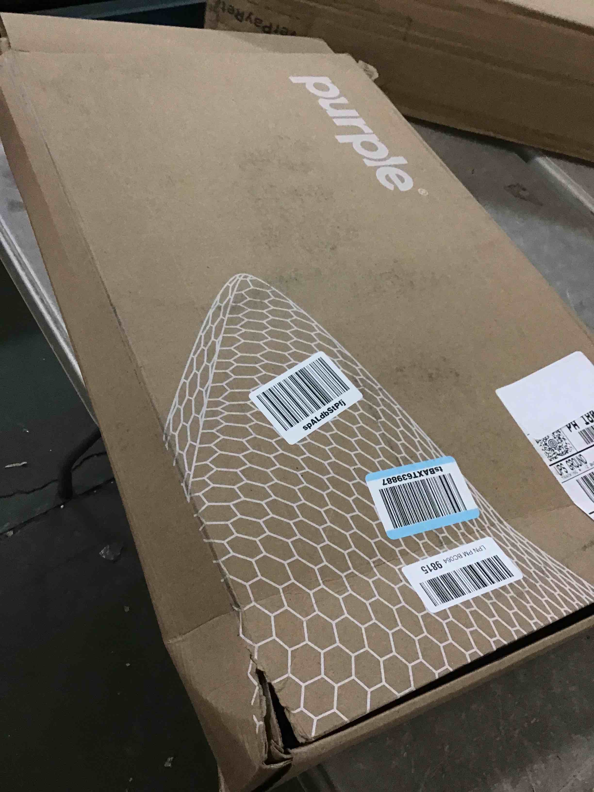 https://s3.amazonaws.com/lotting-images-prod/bidfta/PNK0516495_1730330442086.jpeg