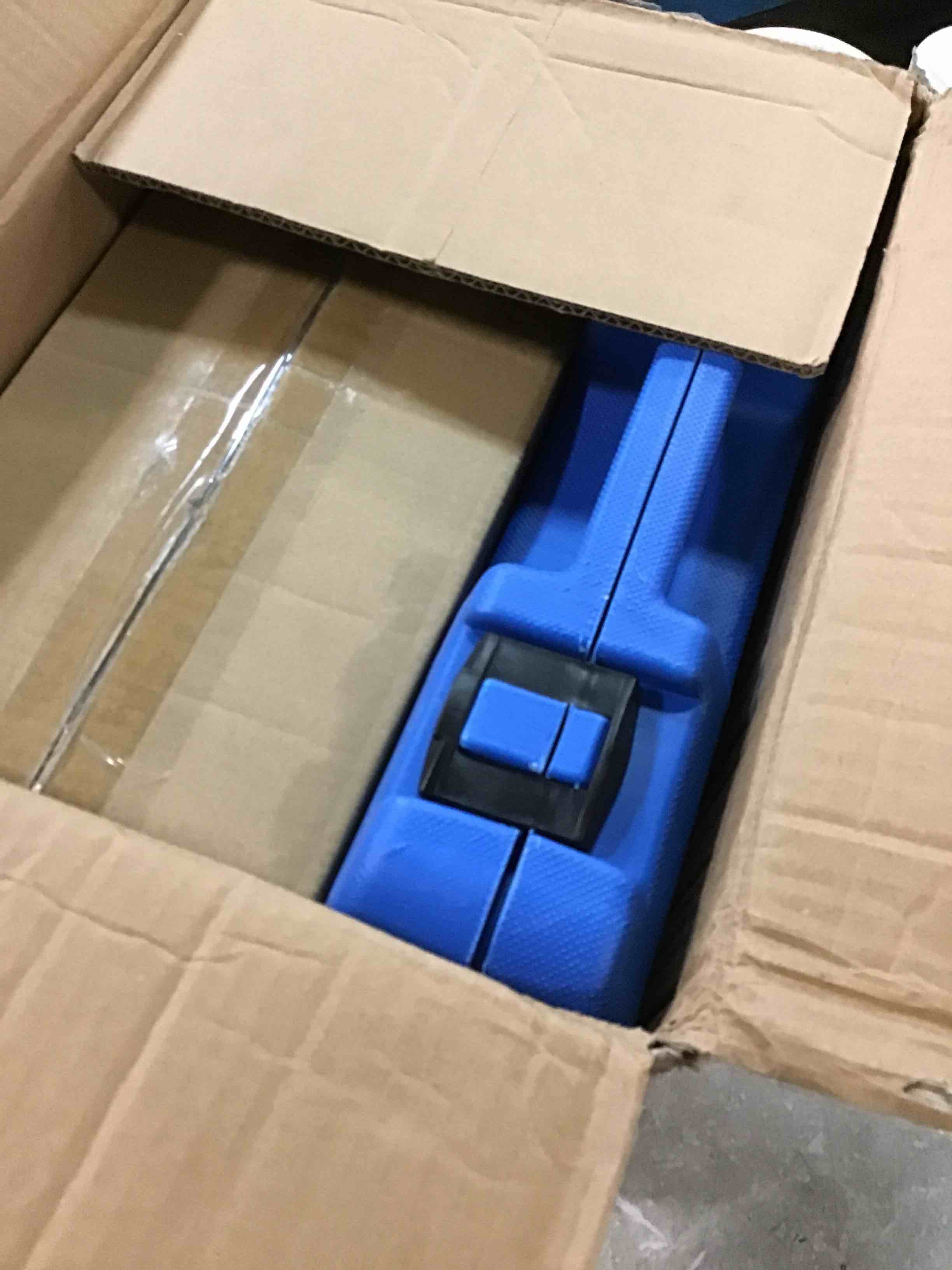 https://s3.amazonaws.com/lotting-images-prod/bidfta/PNK0516499_1730328929019.jpeg