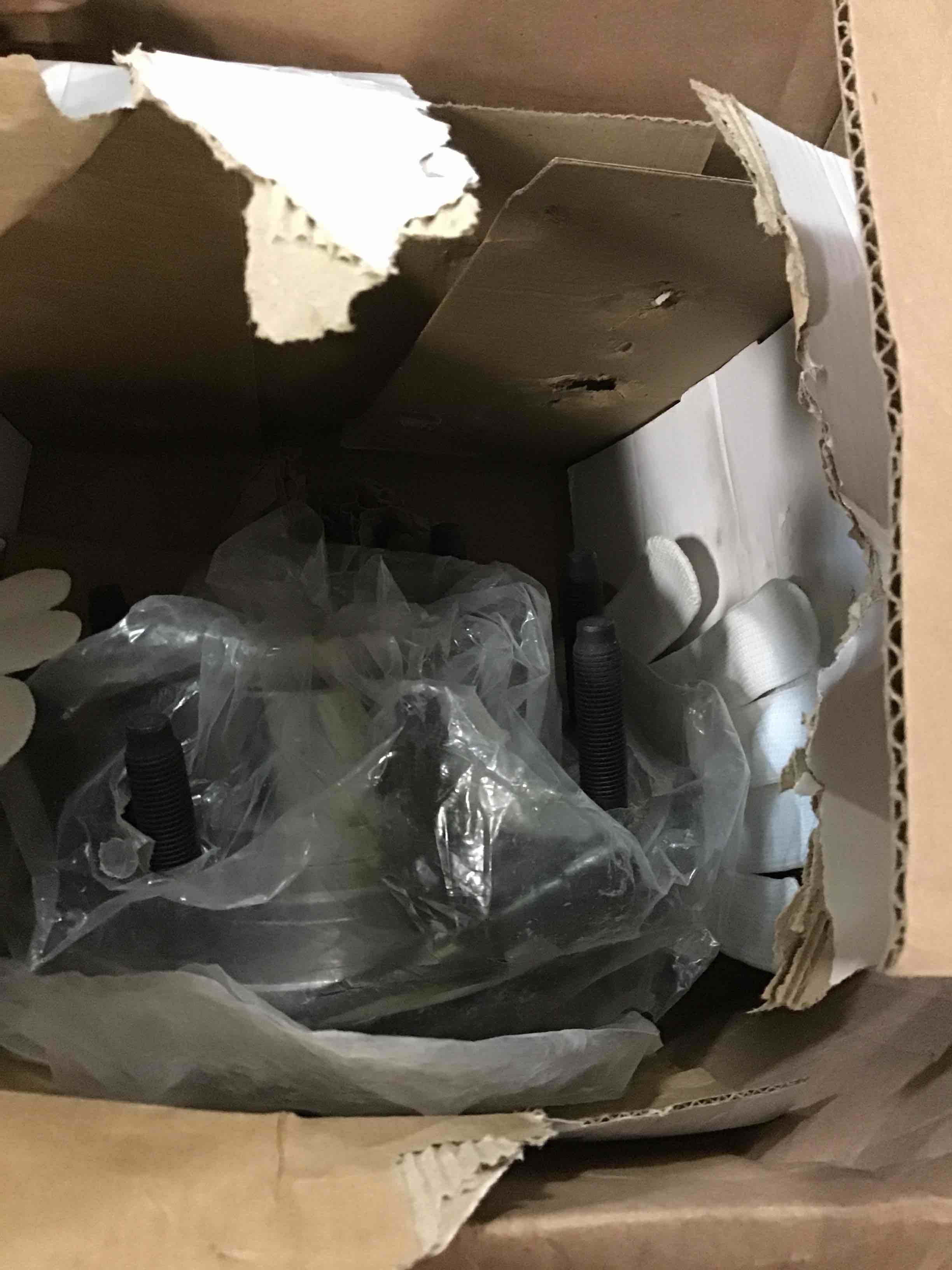 https://s3.amazonaws.com/lotting-images-prod/bidfta/PNK0516503_1730328626910.jpeg