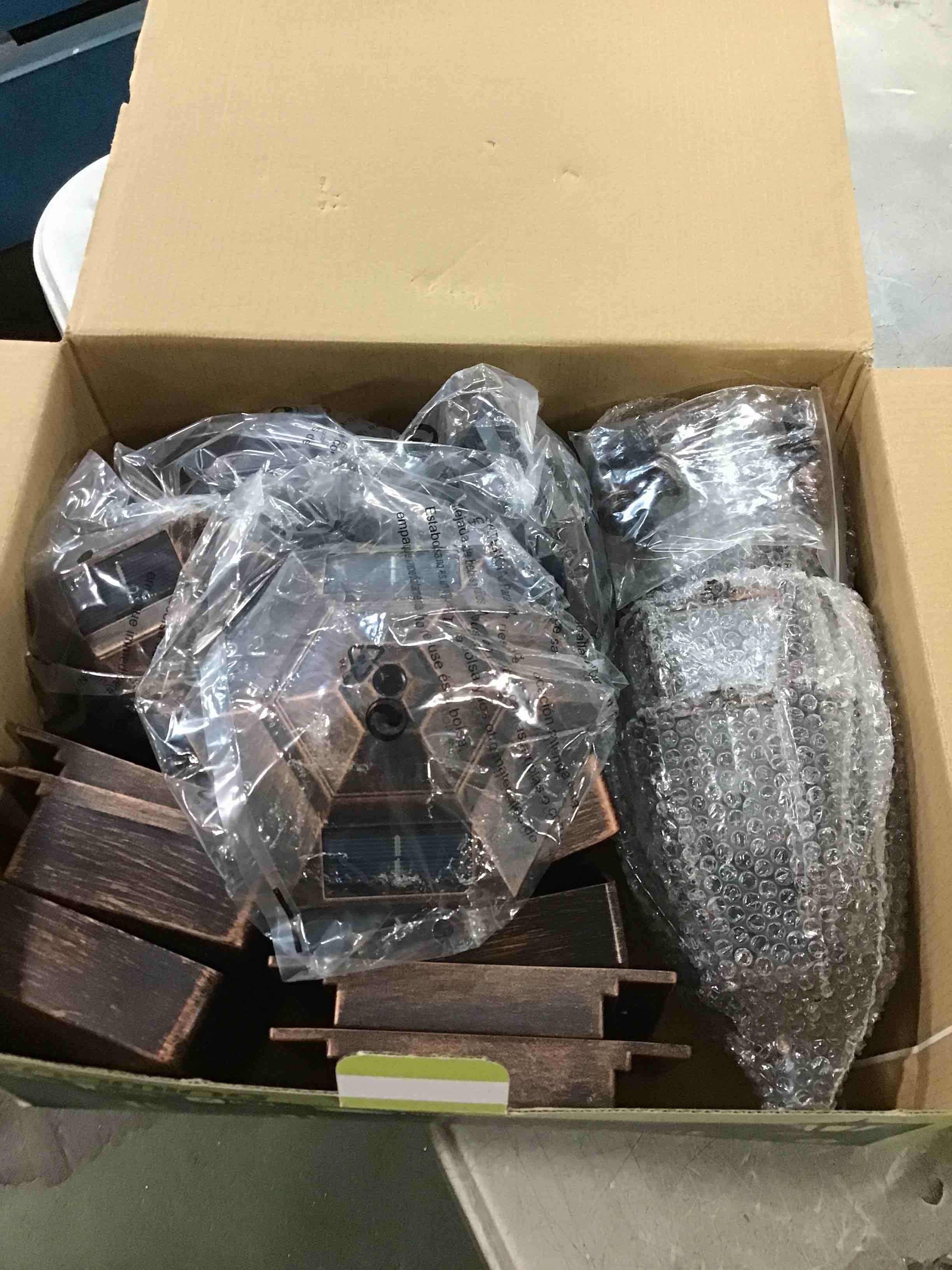 https://s3.amazonaws.com/lotting-images-prod/bidfta/PNK0516656_1730253942734.jpeg