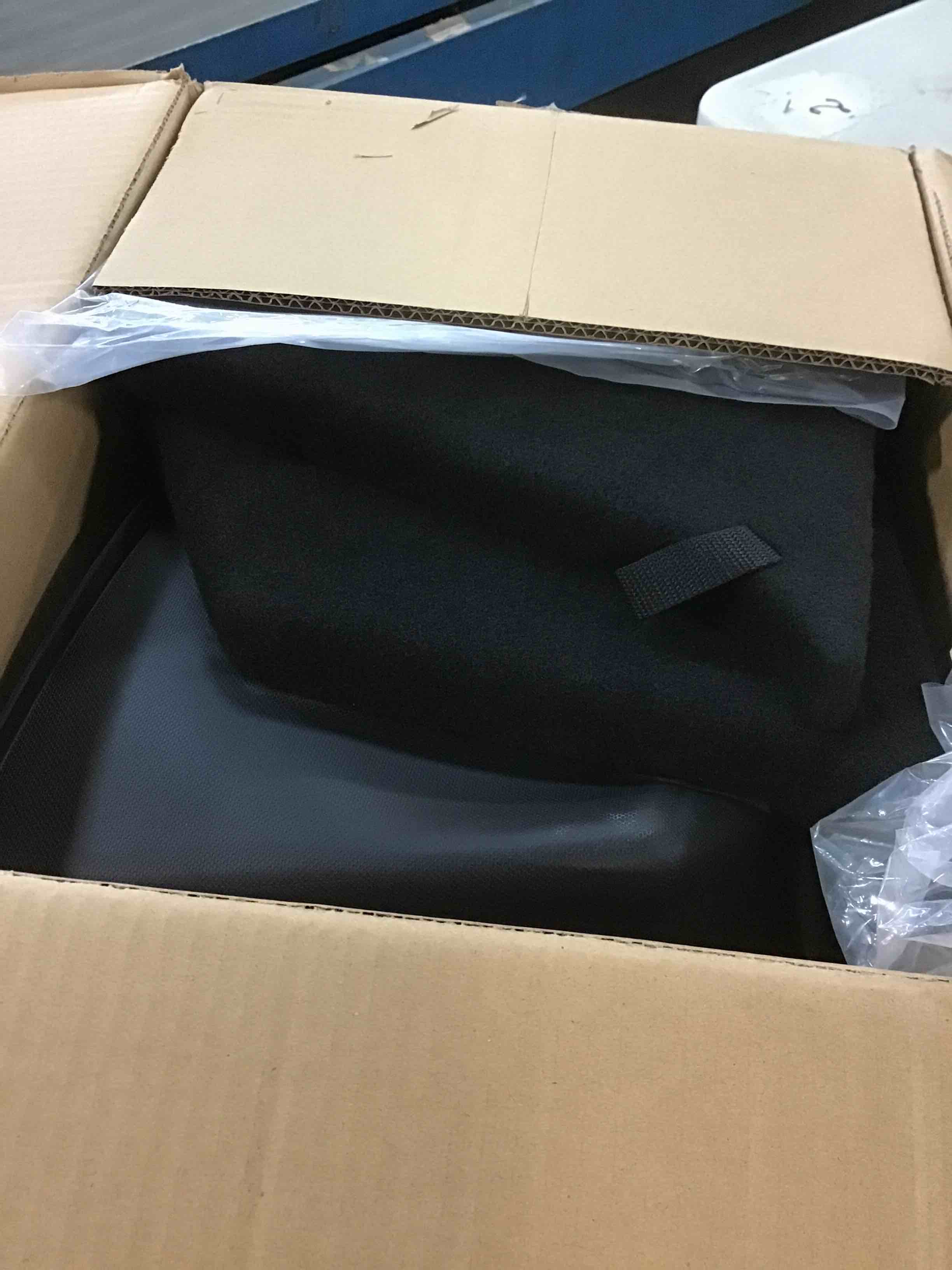 https://s3.amazonaws.com/lotting-images-prod/bidfta/PNK0516882_1730151210471.jpeg