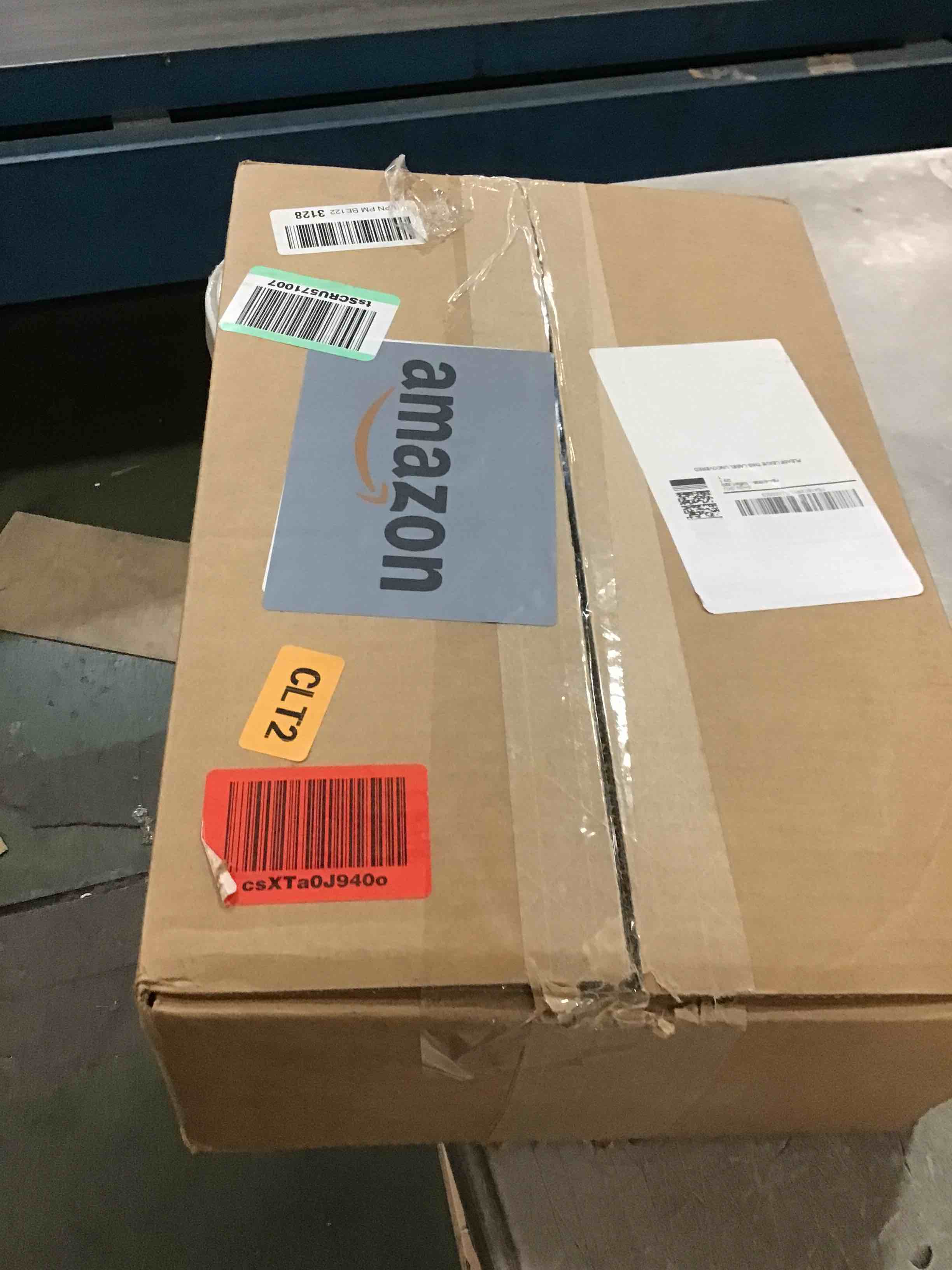 https://s3.amazonaws.com/lotting-images-prod/bidfta/PNK0517661_1729568620199.jpeg