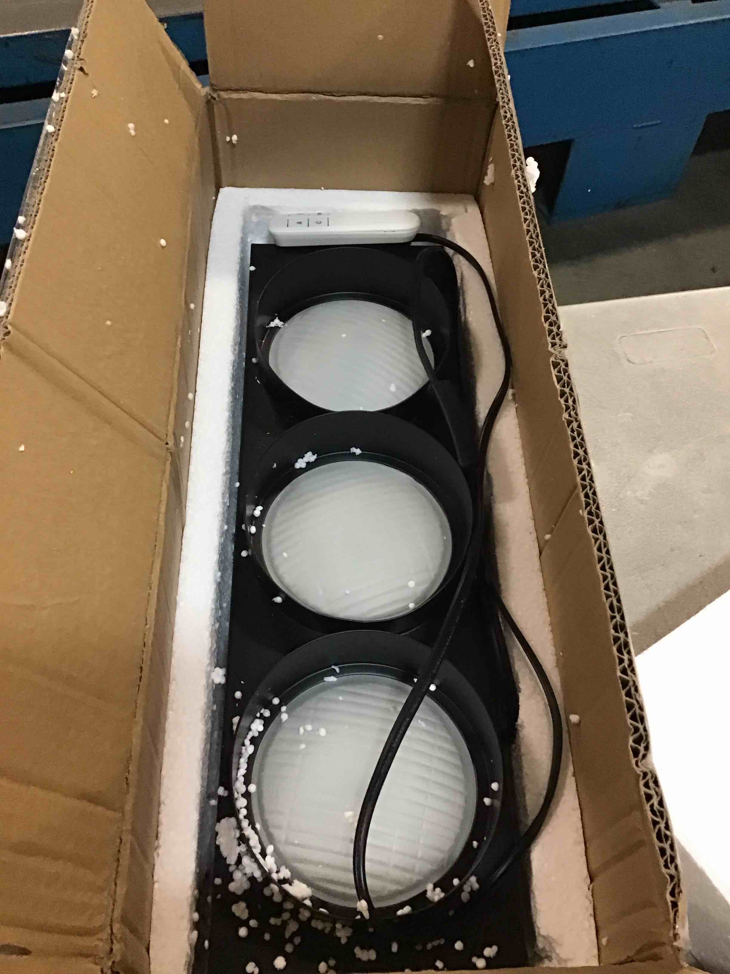 https://s3.amazonaws.com/lotting-images-prod/bidfta/PNK0518955_1730264051770.jpeg