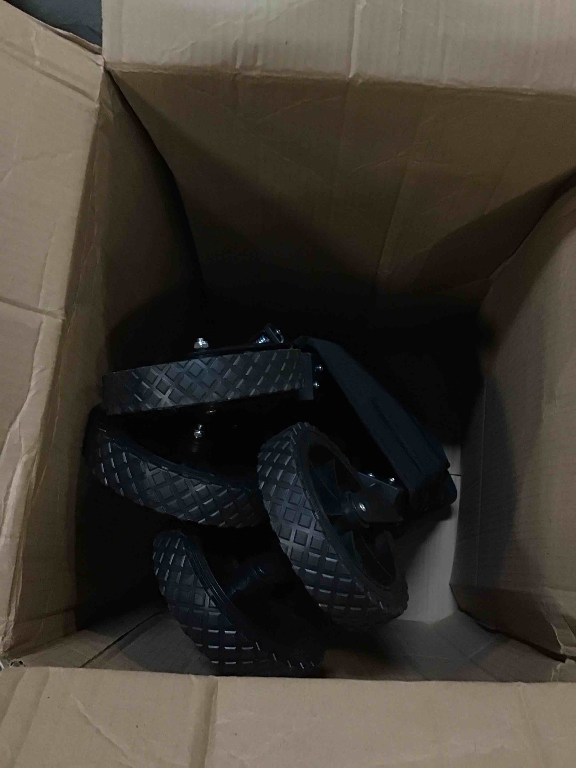 https://s3.amazonaws.com/lotting-images-prod/bidfta/PNK0519291_1730161100536.jpeg