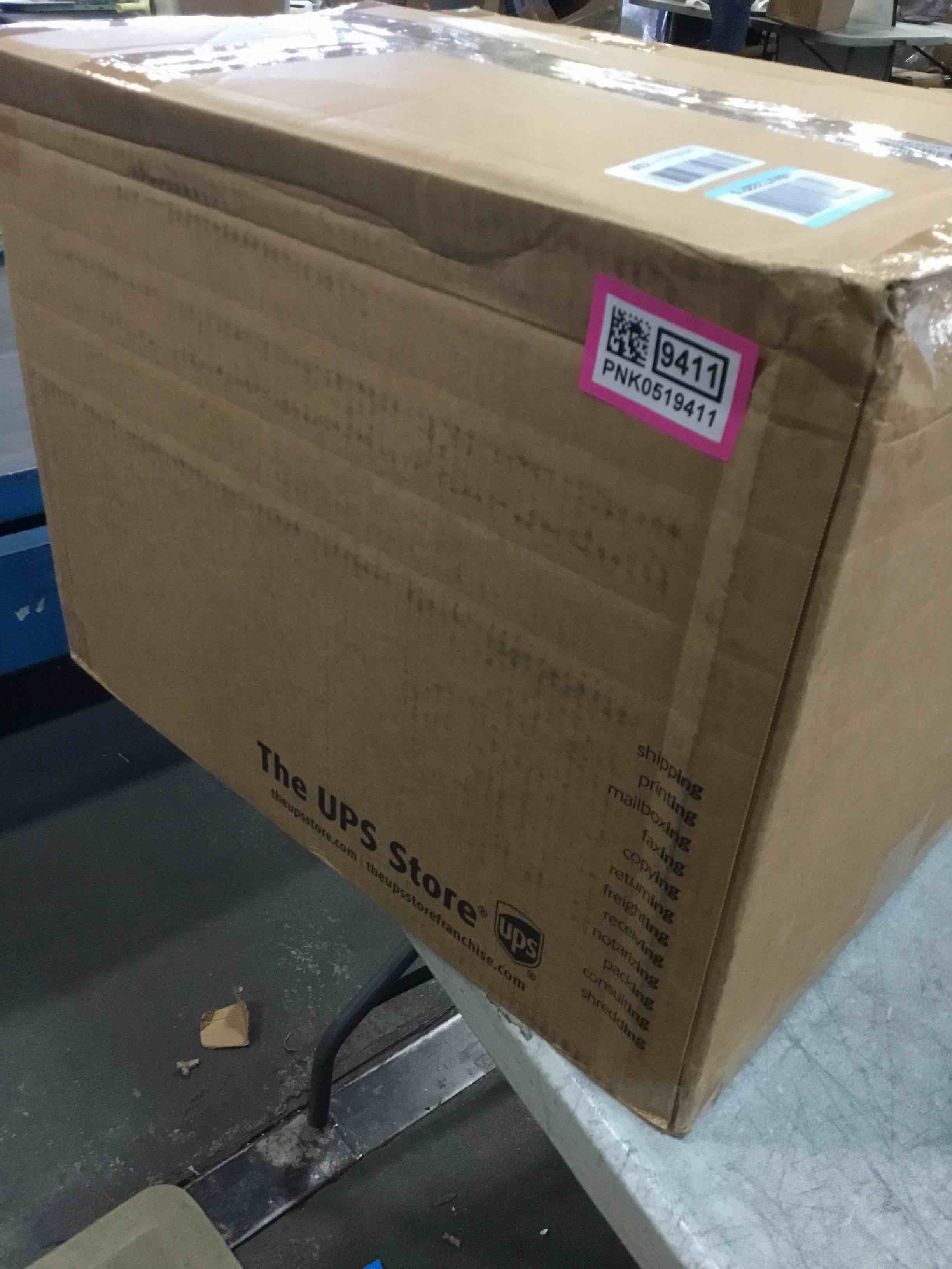 https://s3.amazonaws.com/lotting-images-prod/bidfta/PNK0519411_1729960252875.jpeg