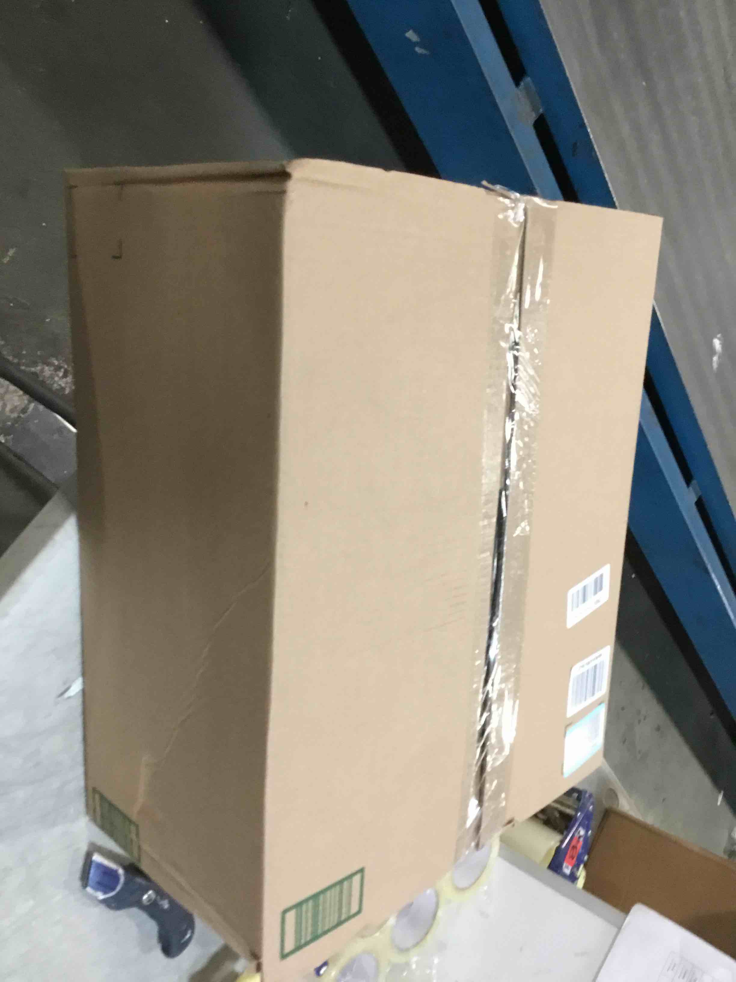 https://s3.amazonaws.com/lotting-images-prod/bidfta/PNK0519577_1729914751555.jpeg