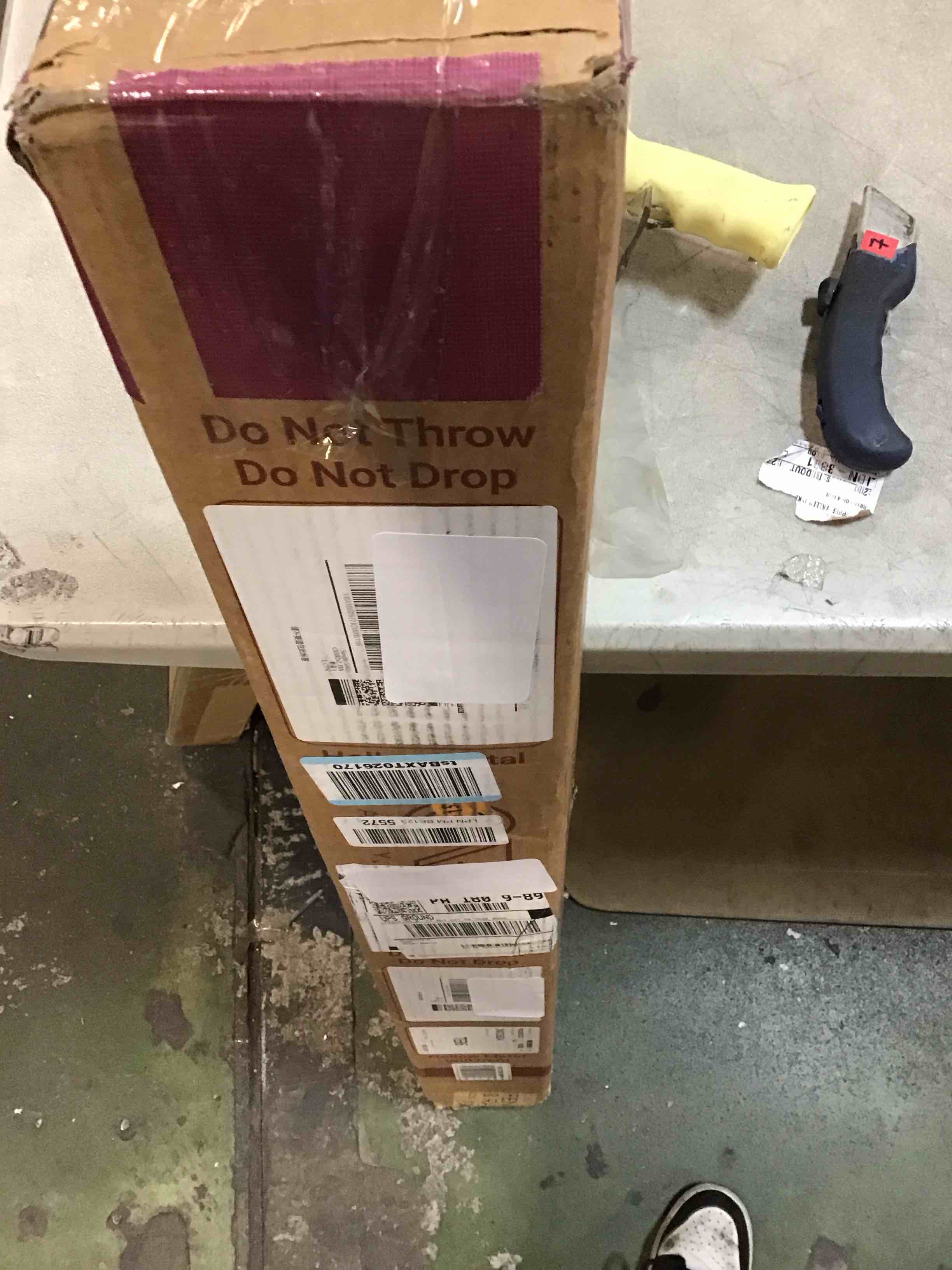 https://s3.amazonaws.com/lotting-images-prod/bidfta/PNK0519951_1729807484102.jpeg