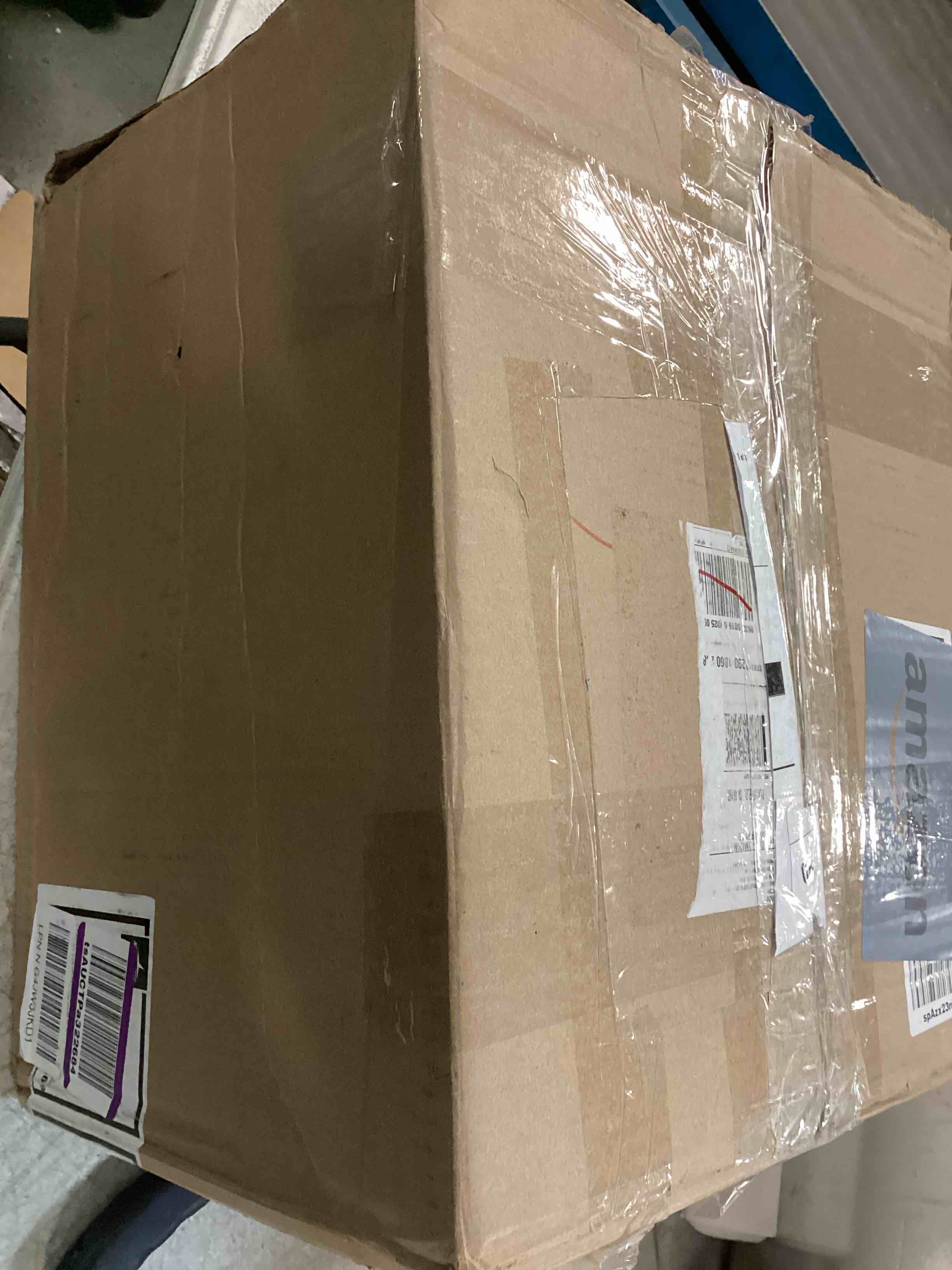 https://s3.amazonaws.com/lotting-images-prod/bidfta/PNK0520564_1730395945183.jpeg