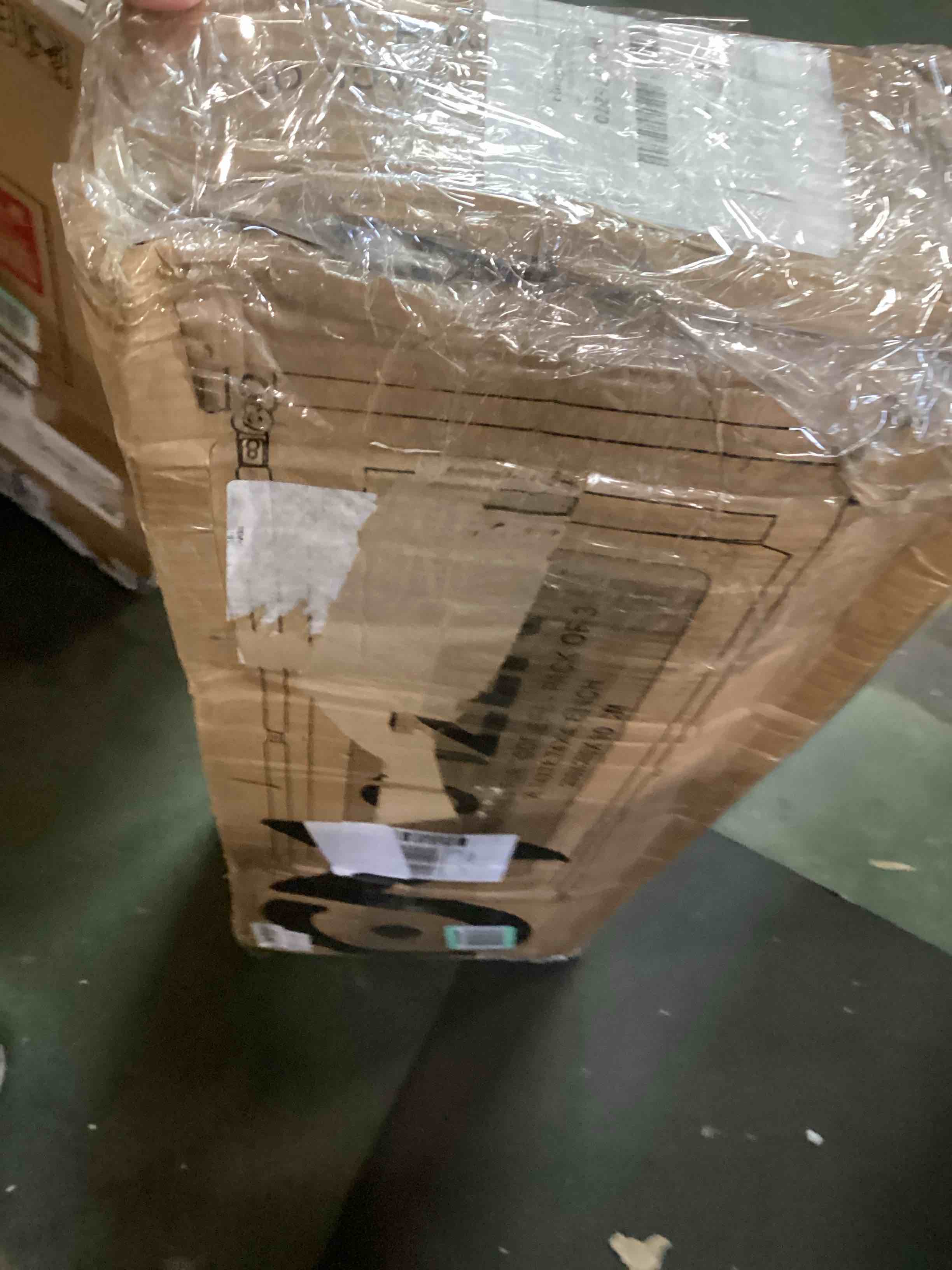 https://s3.amazonaws.com/lotting-images-prod/bidfta/PNK0521181_1730209375841.jpeg