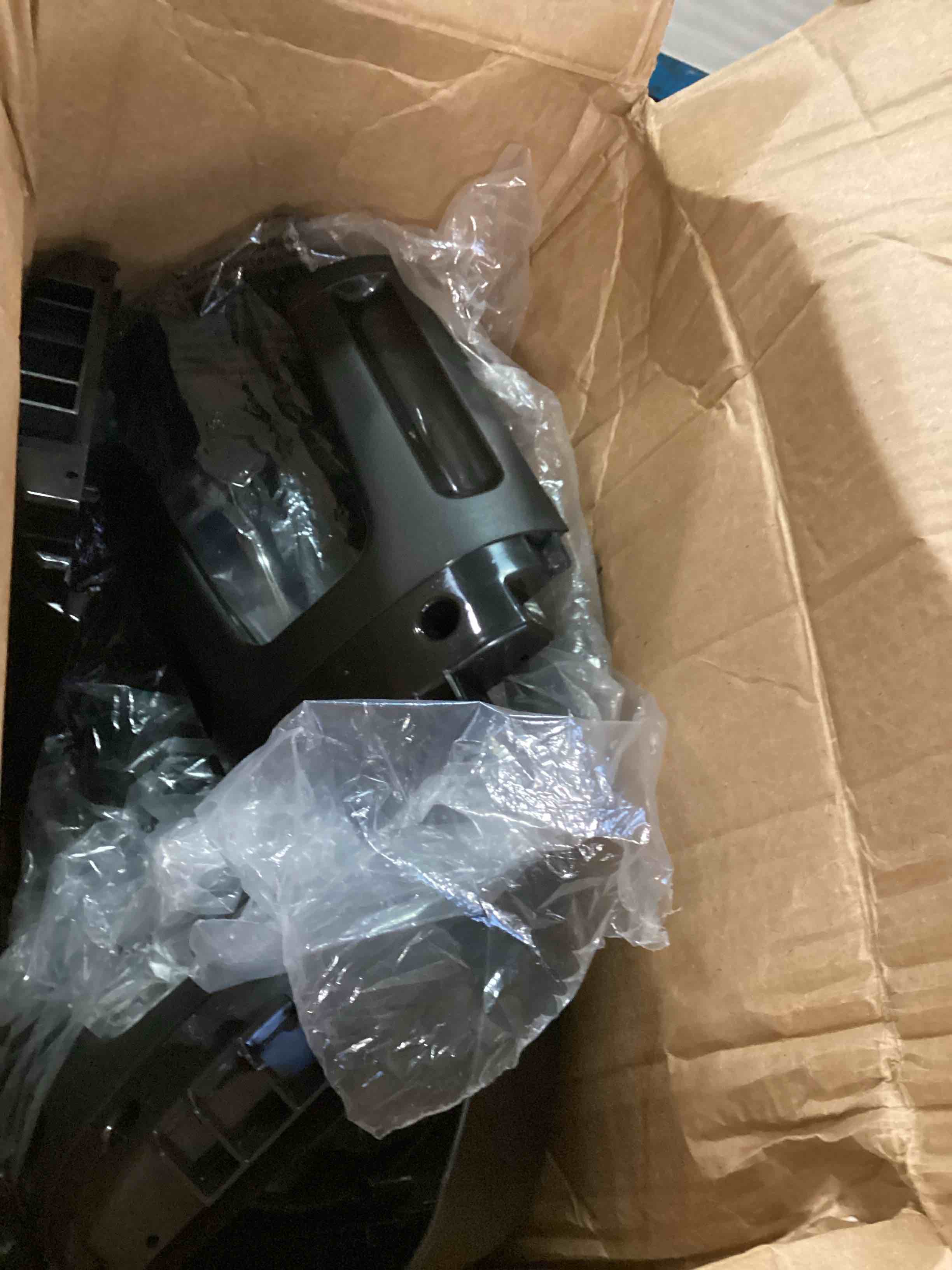 https://s3.amazonaws.com/lotting-images-prod/bidfta/PNK0521229_1730205327043.jpeg