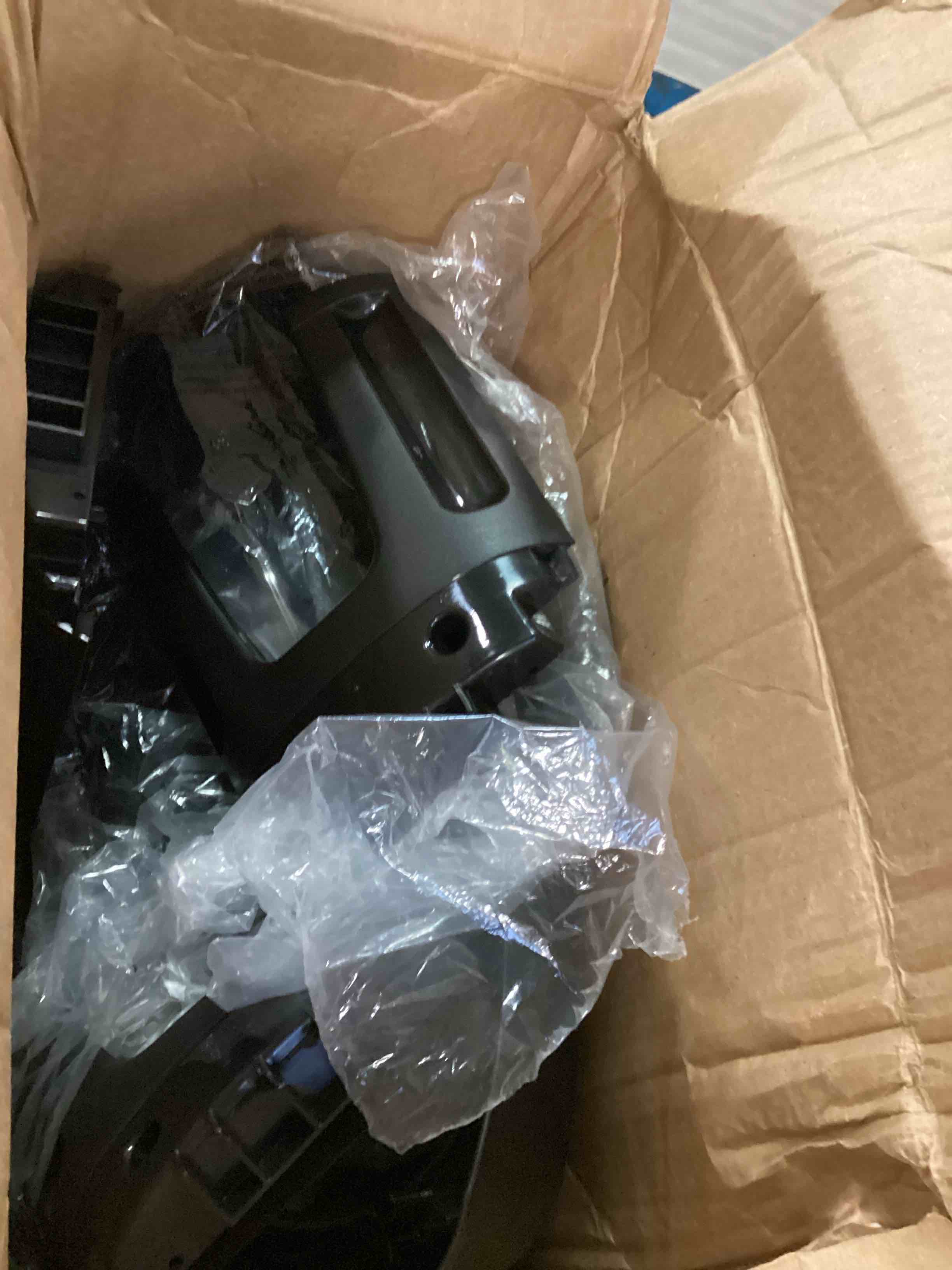https://s3.amazonaws.com/lotting-images-prod/bidfta/PNK0521229_1730205327922.jpeg