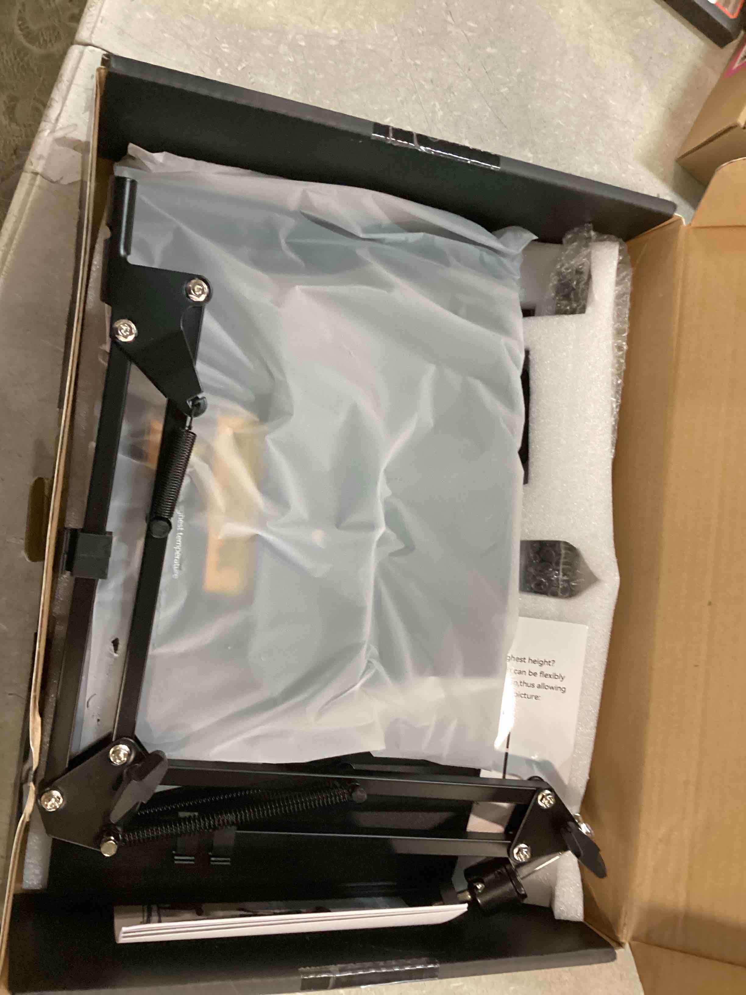 https://s3.amazonaws.com/lotting-images-prod/bidfta/PNK0521293_1730137293885.jpeg