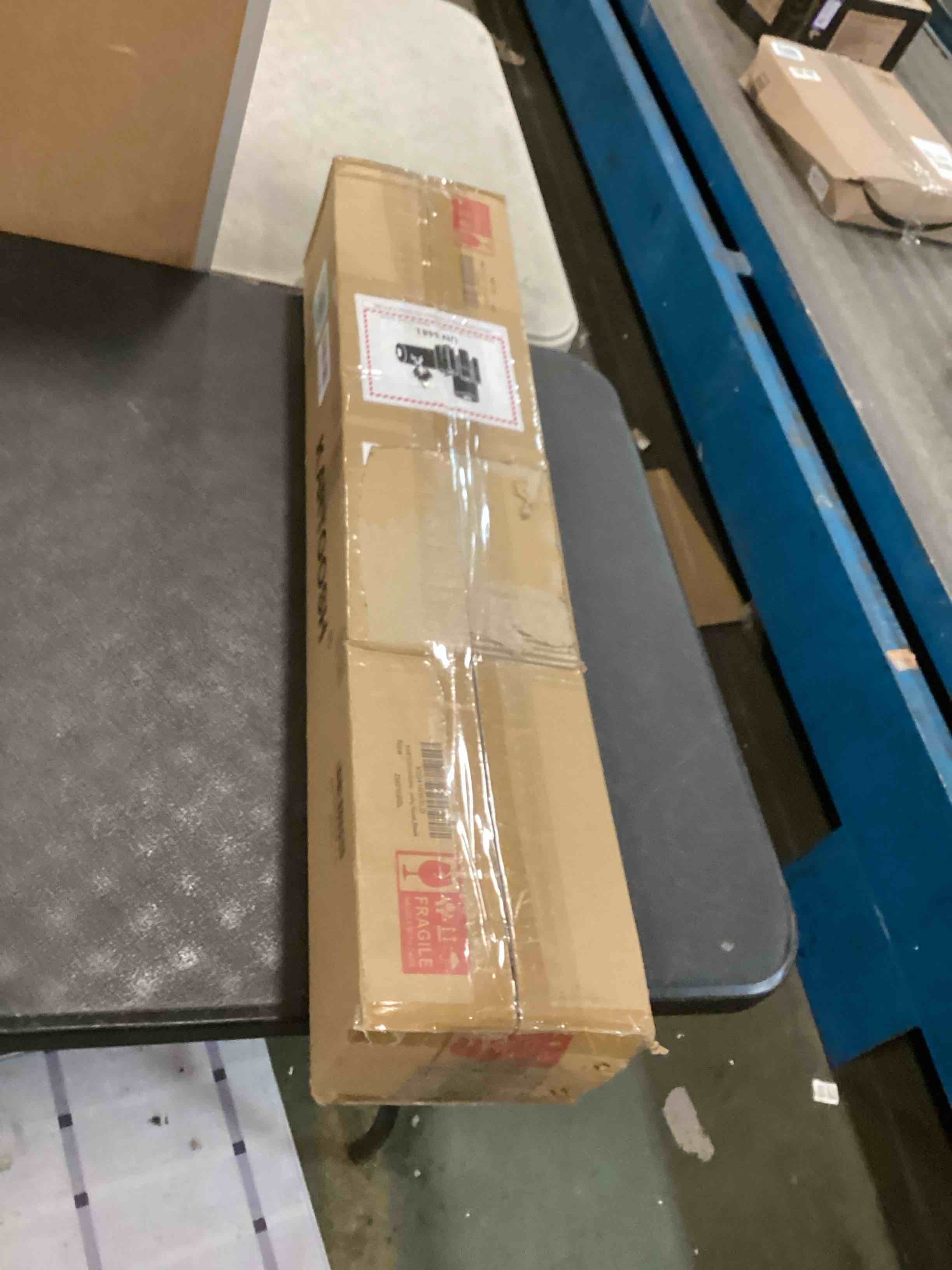 https://s3.amazonaws.com/lotting-images-prod/bidfta/PNK0522105_1731126475180.jpeg