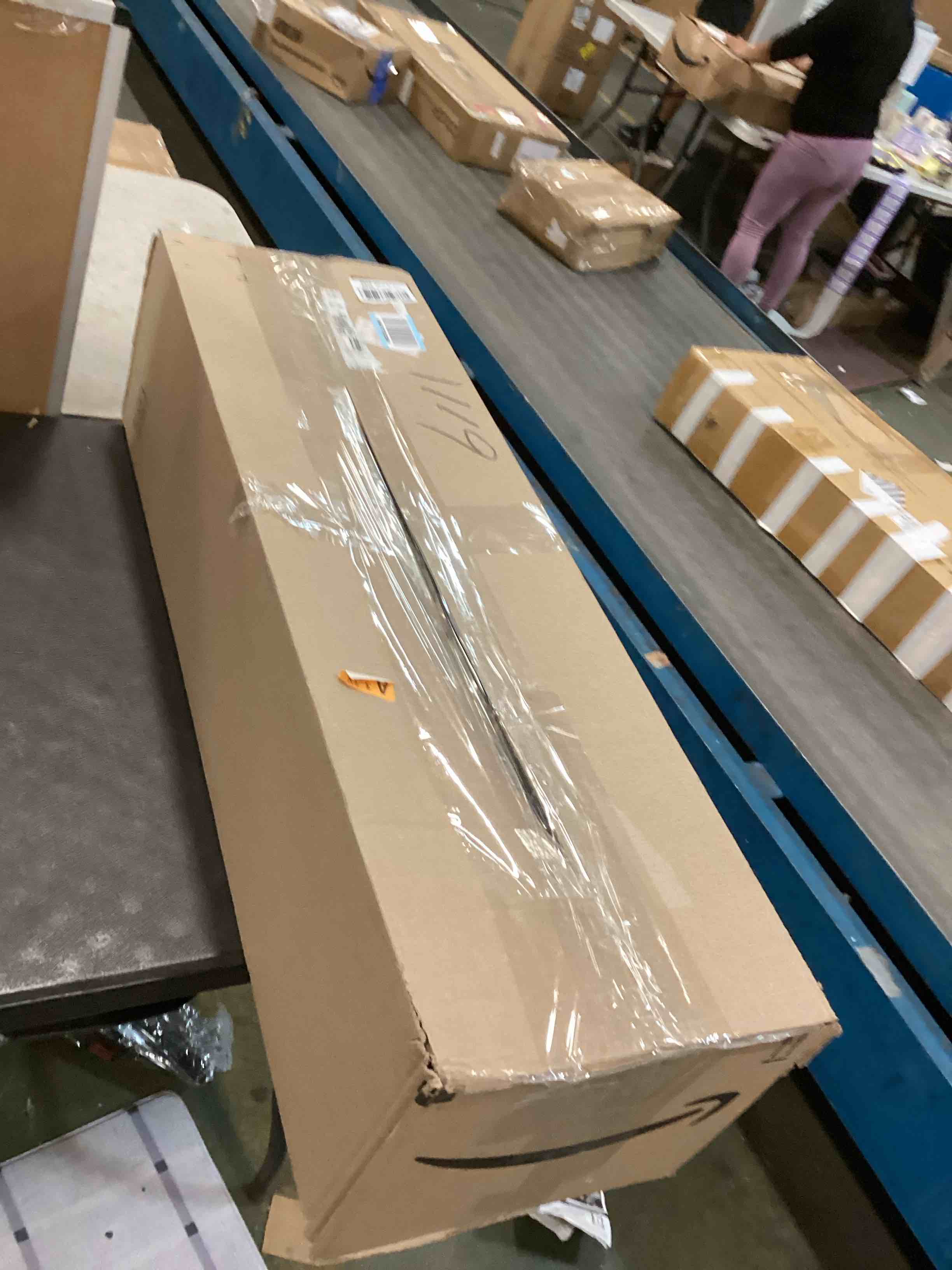 https://s3.amazonaws.com/lotting-images-prod/bidfta/PNK0522206_1731112130110.jpeg