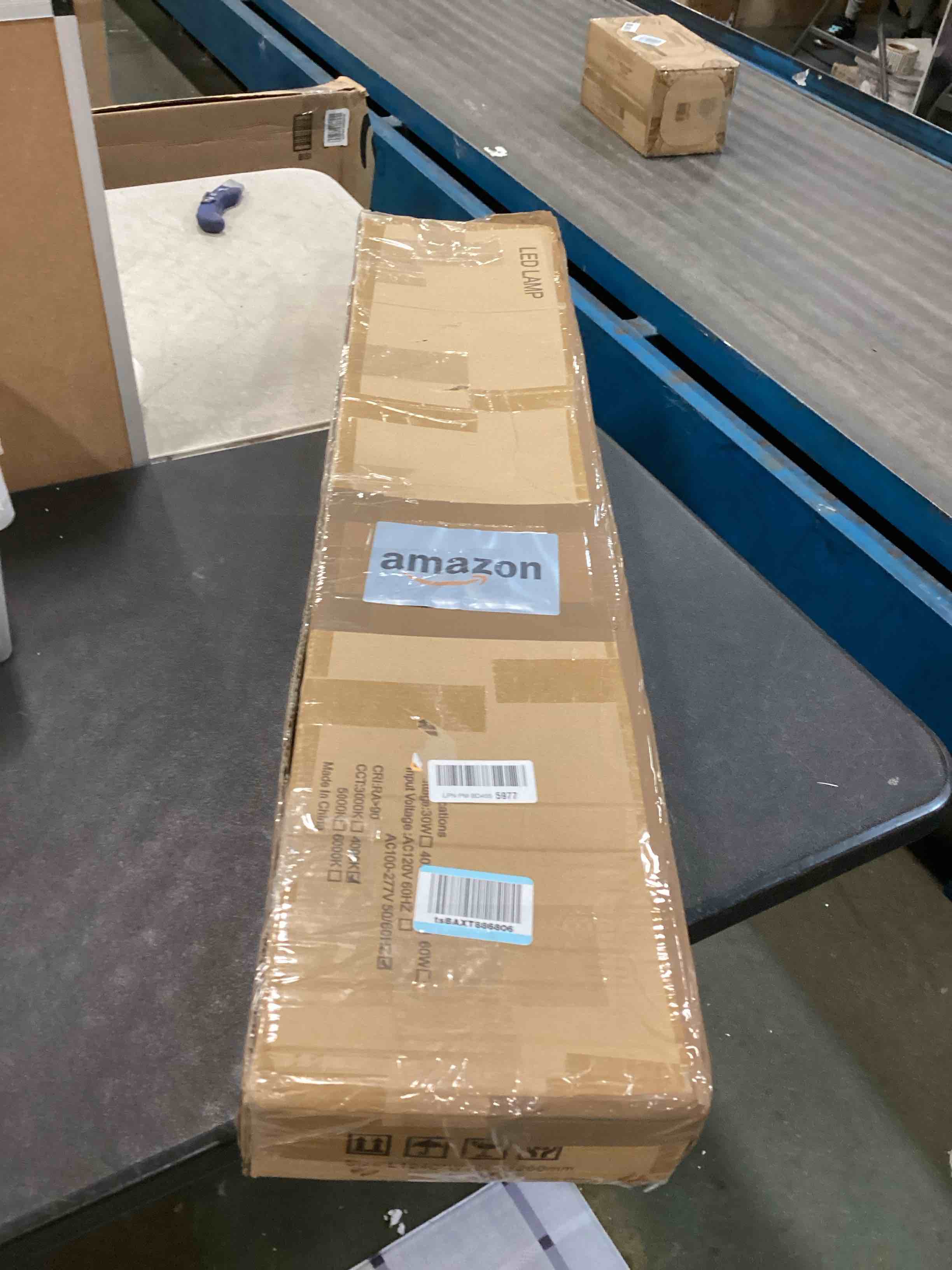 https://s3.amazonaws.com/lotting-images-prod/bidfta/PNK0522679_1730763372911.jpeg