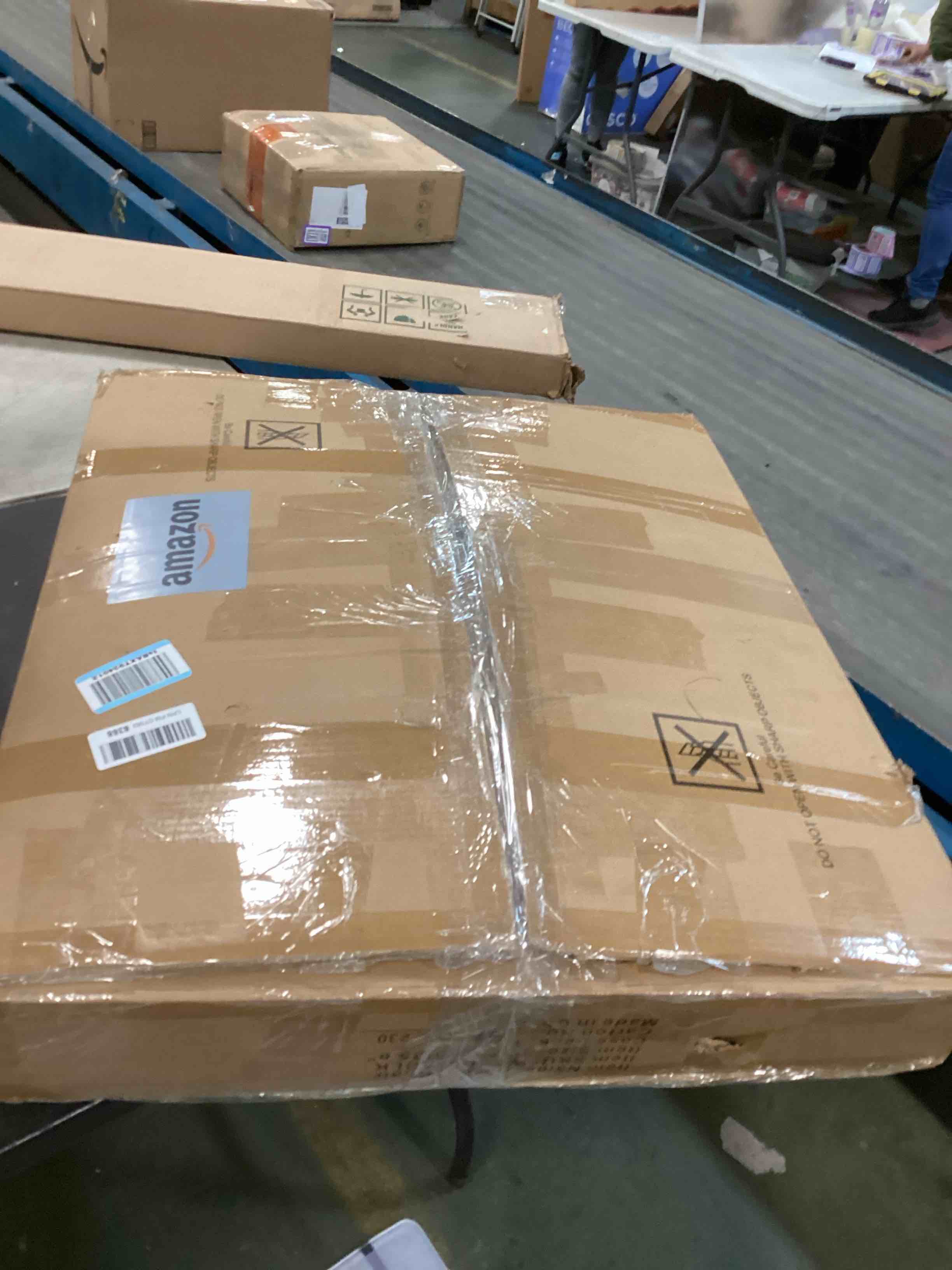 https://s3.amazonaws.com/lotting-images-prod/bidfta/PNK0522703_1730760125111.jpeg