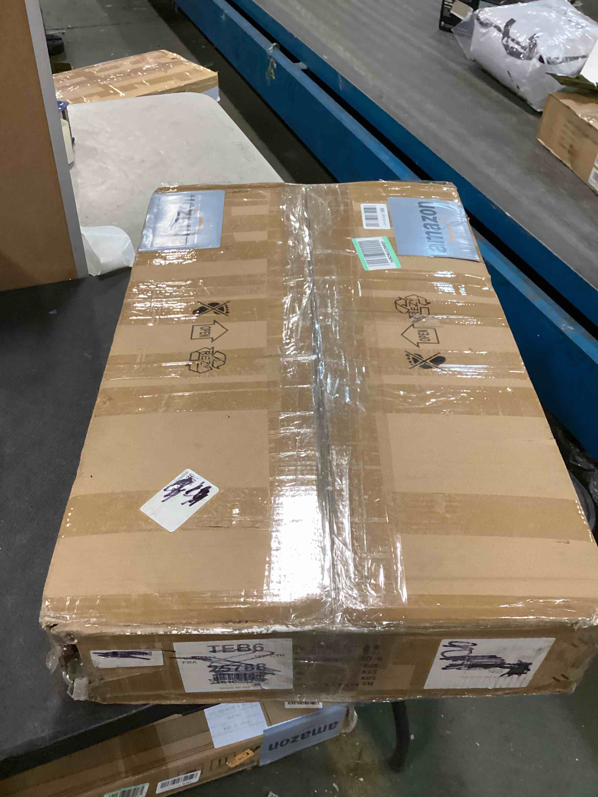 https://s3.amazonaws.com/lotting-images-prod/bidfta/PNK0522719_1730524767810.jpeg