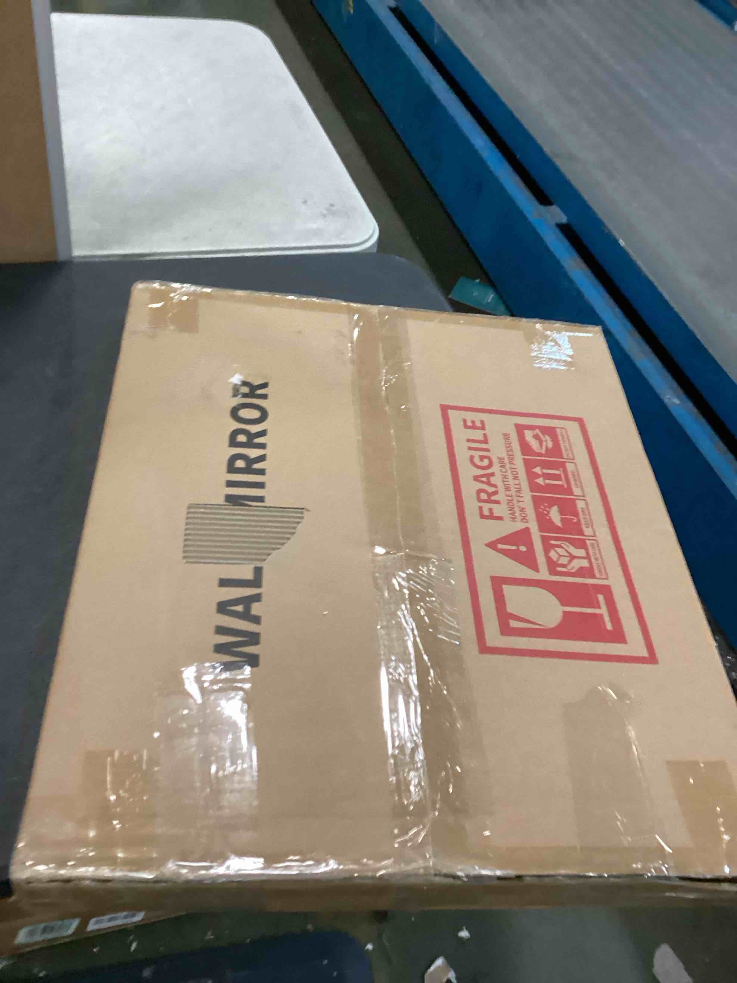 https://s3.amazonaws.com/lotting-images-prod/bidfta/PNK0522760_1730520594168.jpeg
