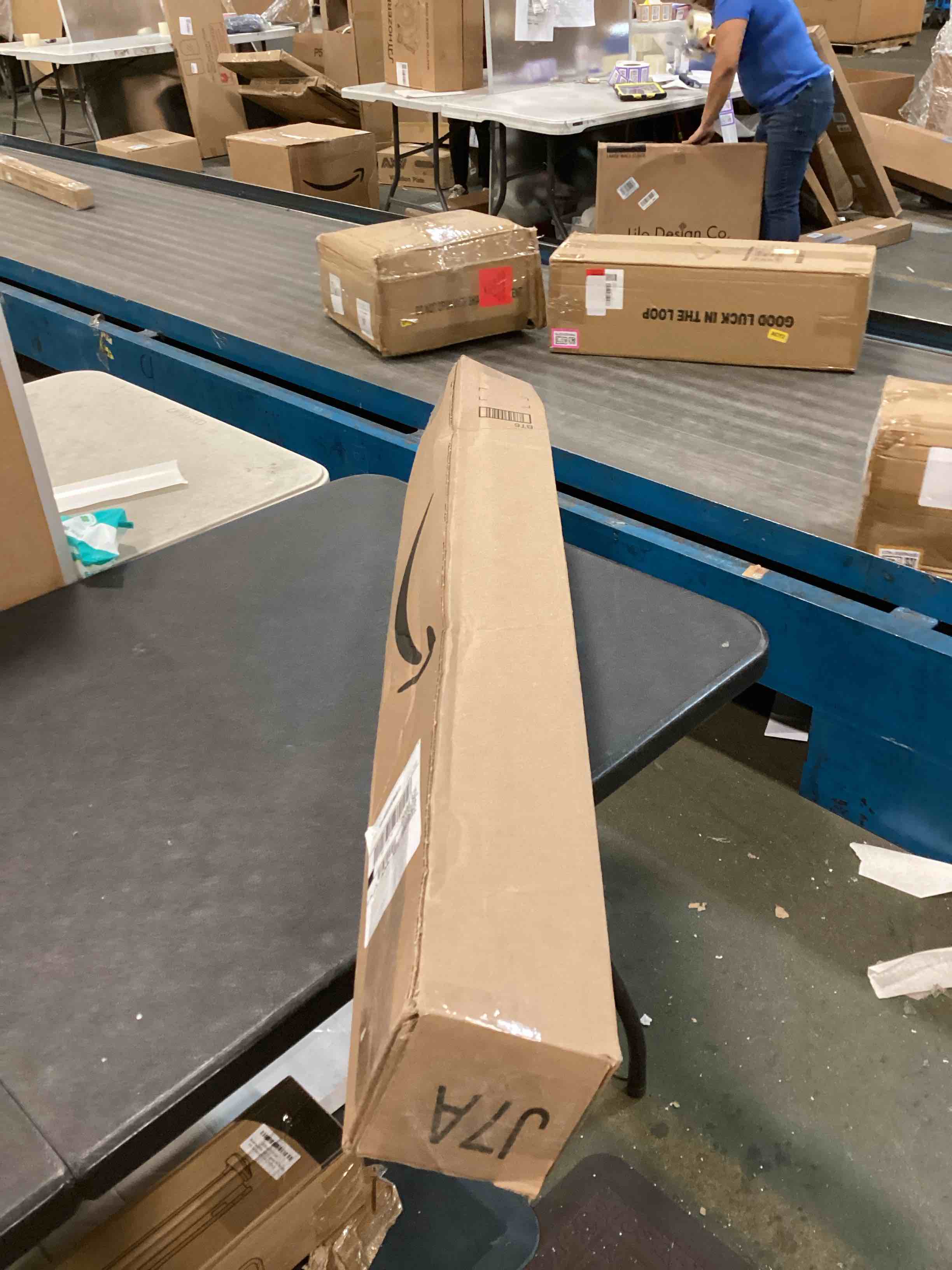 https://s3.amazonaws.com/lotting-images-prod/bidfta/PNK0523103_1730349072288.jpeg