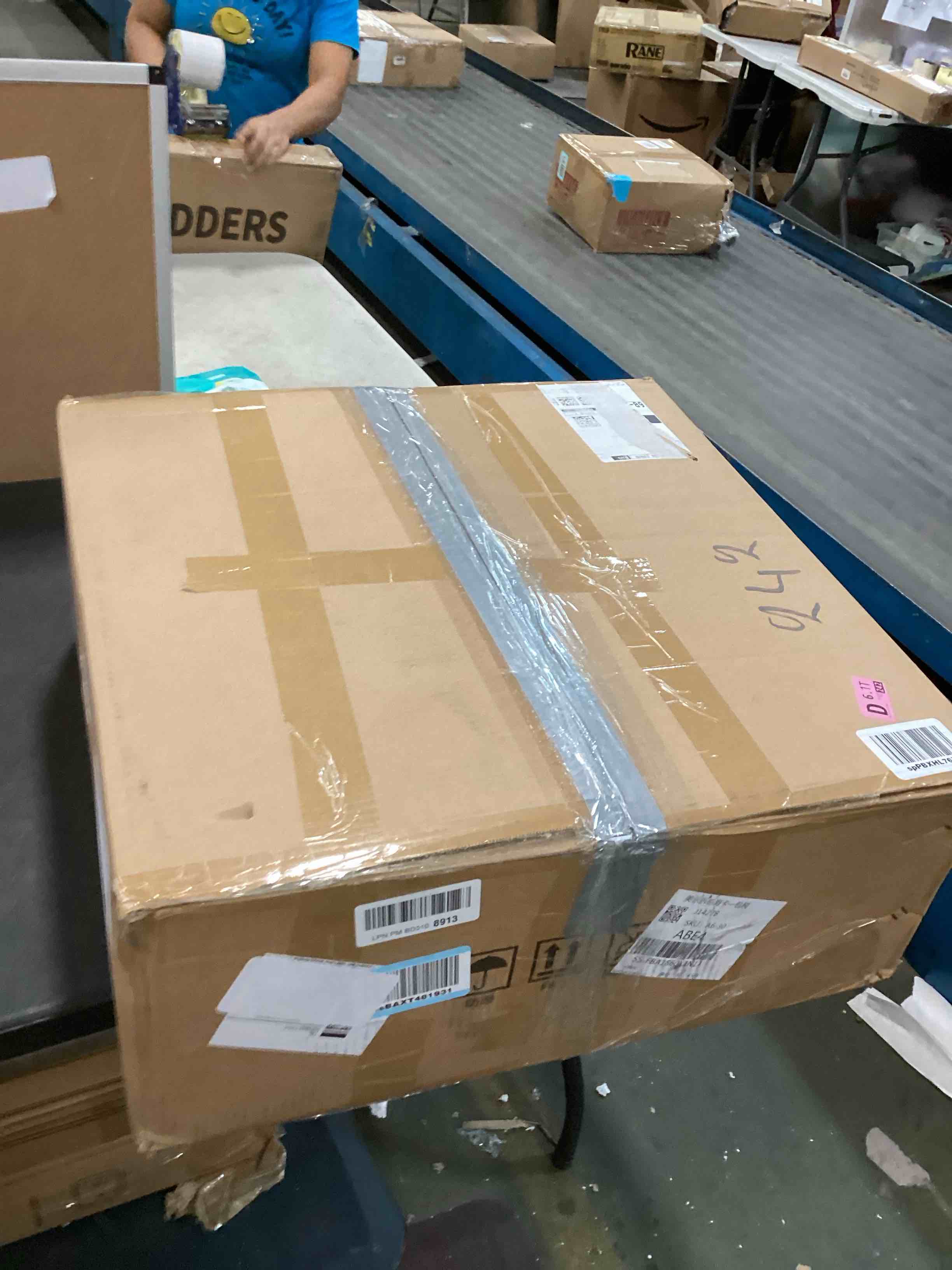 https://s3.amazonaws.com/lotting-images-prod/bidfta/PNK0523112_1730348029034.jpeg