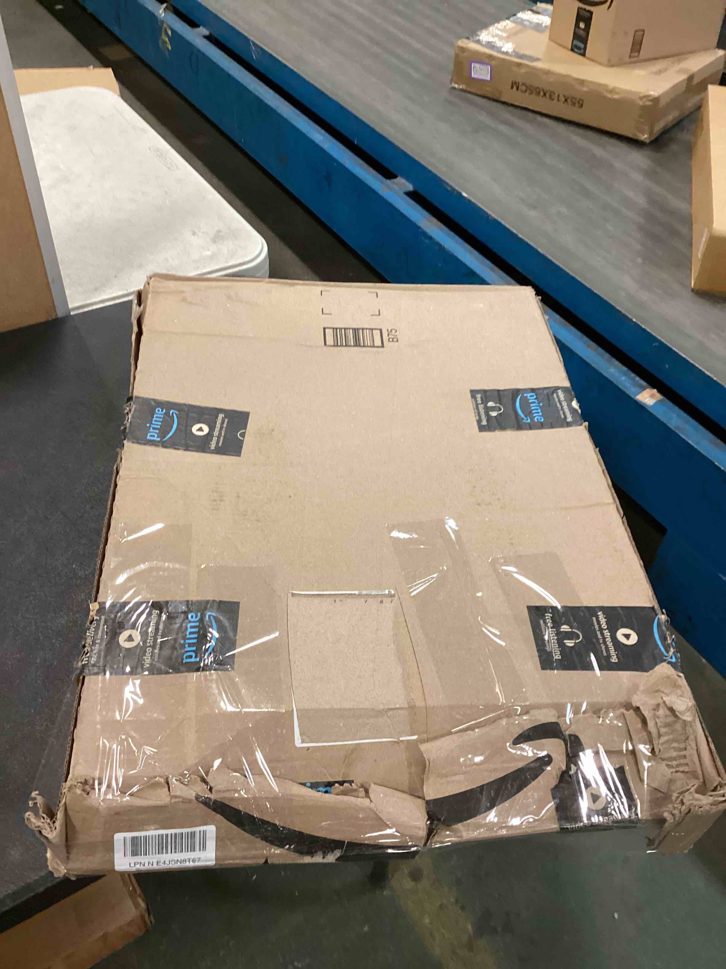 https://s3.amazonaws.com/lotting-images-prod/bidfta/PNK0523544_1730155752829.jpeg
