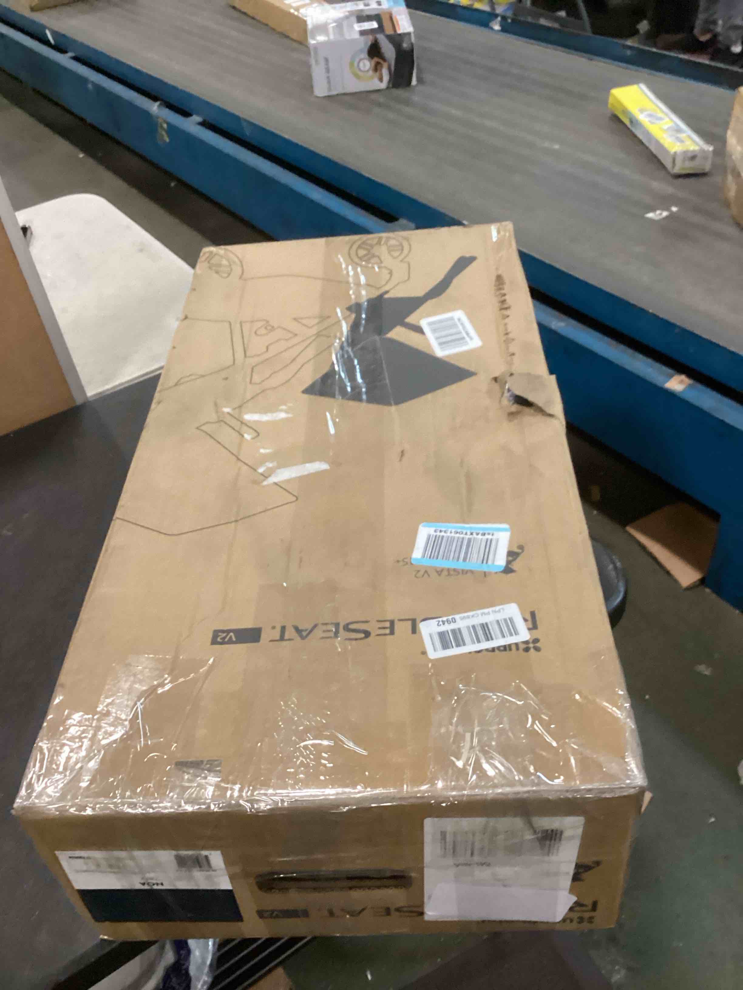 https://s3.amazonaws.com/lotting-images-prod/bidfta/PNK0523618_1729910202379.jpeg
