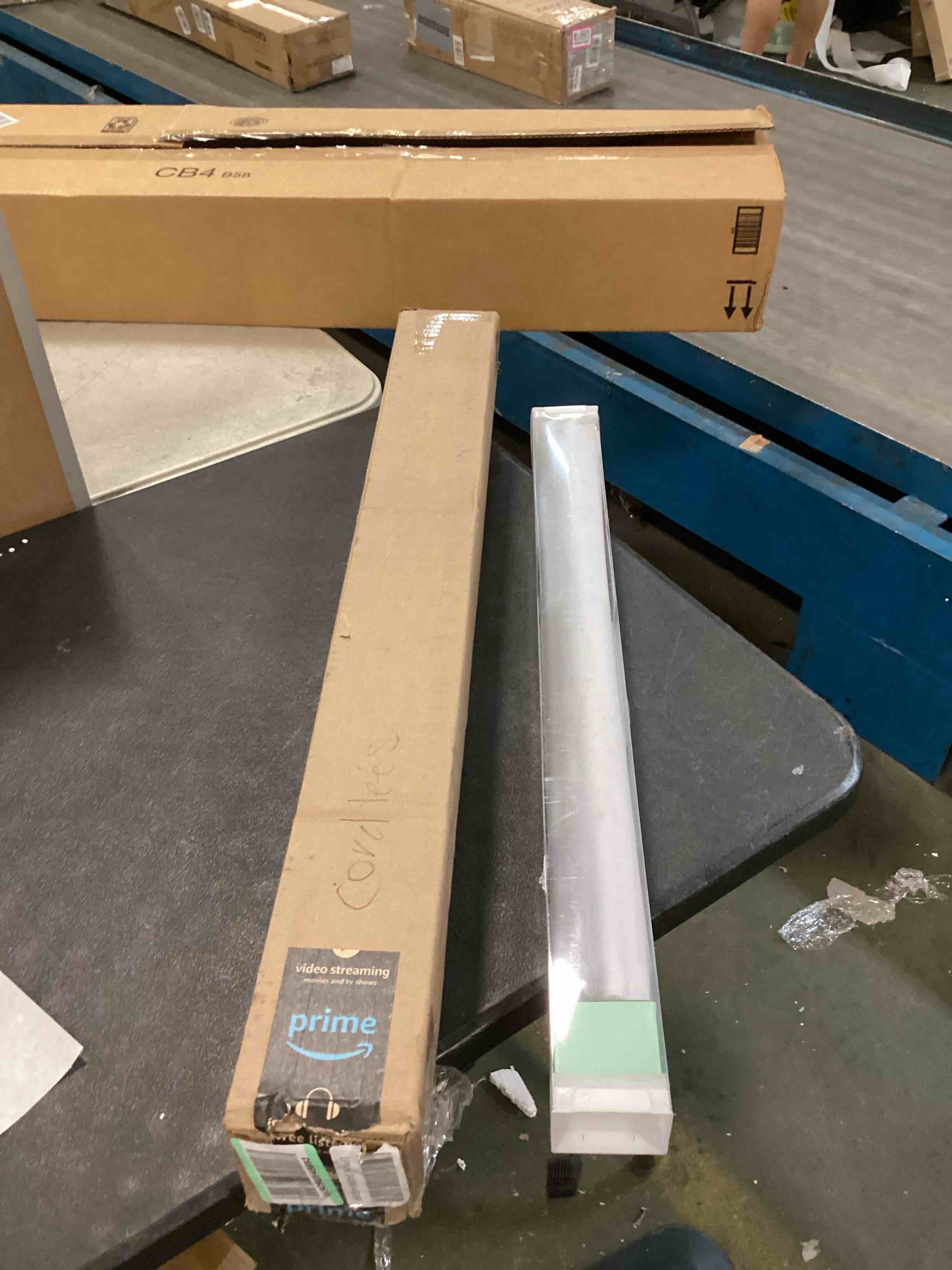 https://s3.amazonaws.com/lotting-images-prod/bidfta/PNK0523903_1729745619072.jpeg