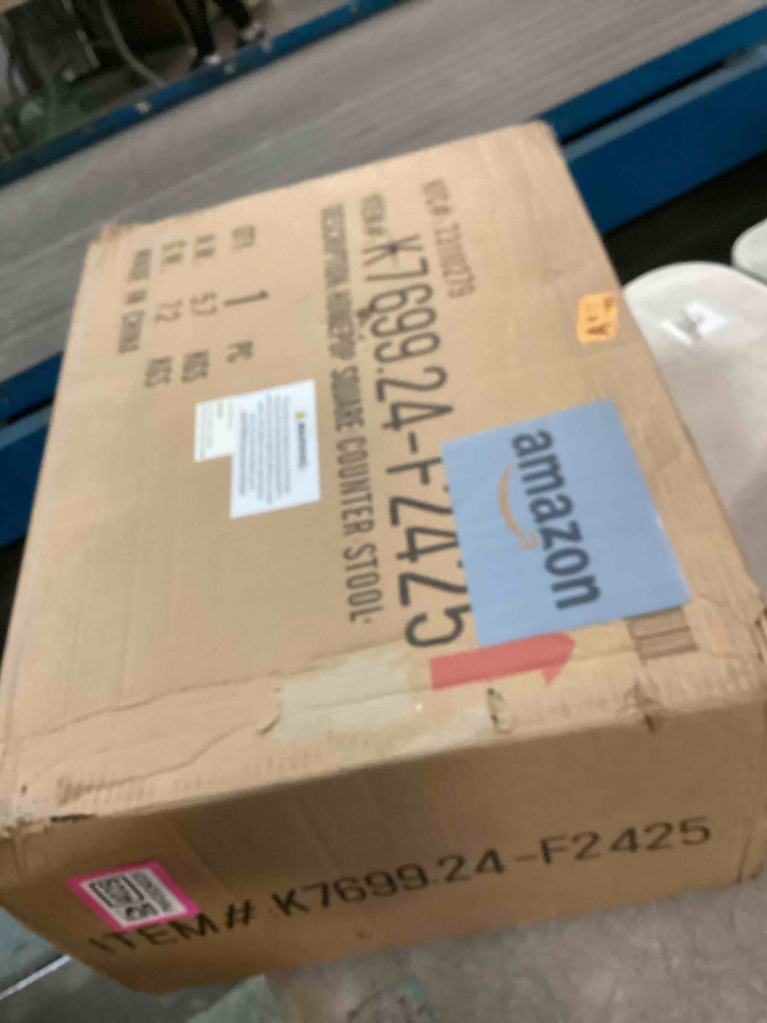 https://s3.amazonaws.com/lotting-images-prod/bidfta/PNK0524025_1730898362296.jpeg