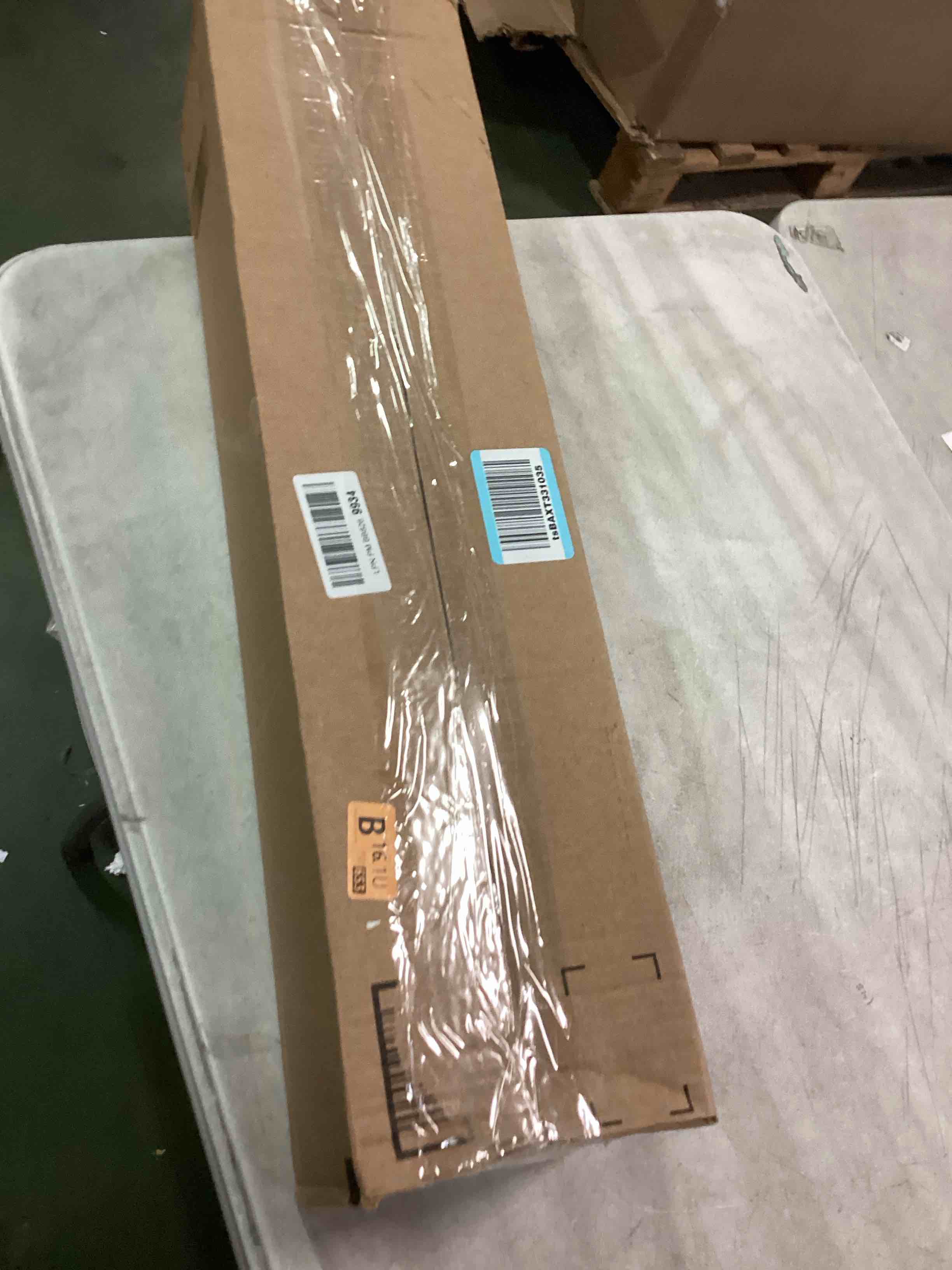 https://s3.amazonaws.com/lotting-images-prod/bidfta/PNK0524811_1730393882574.jpeg