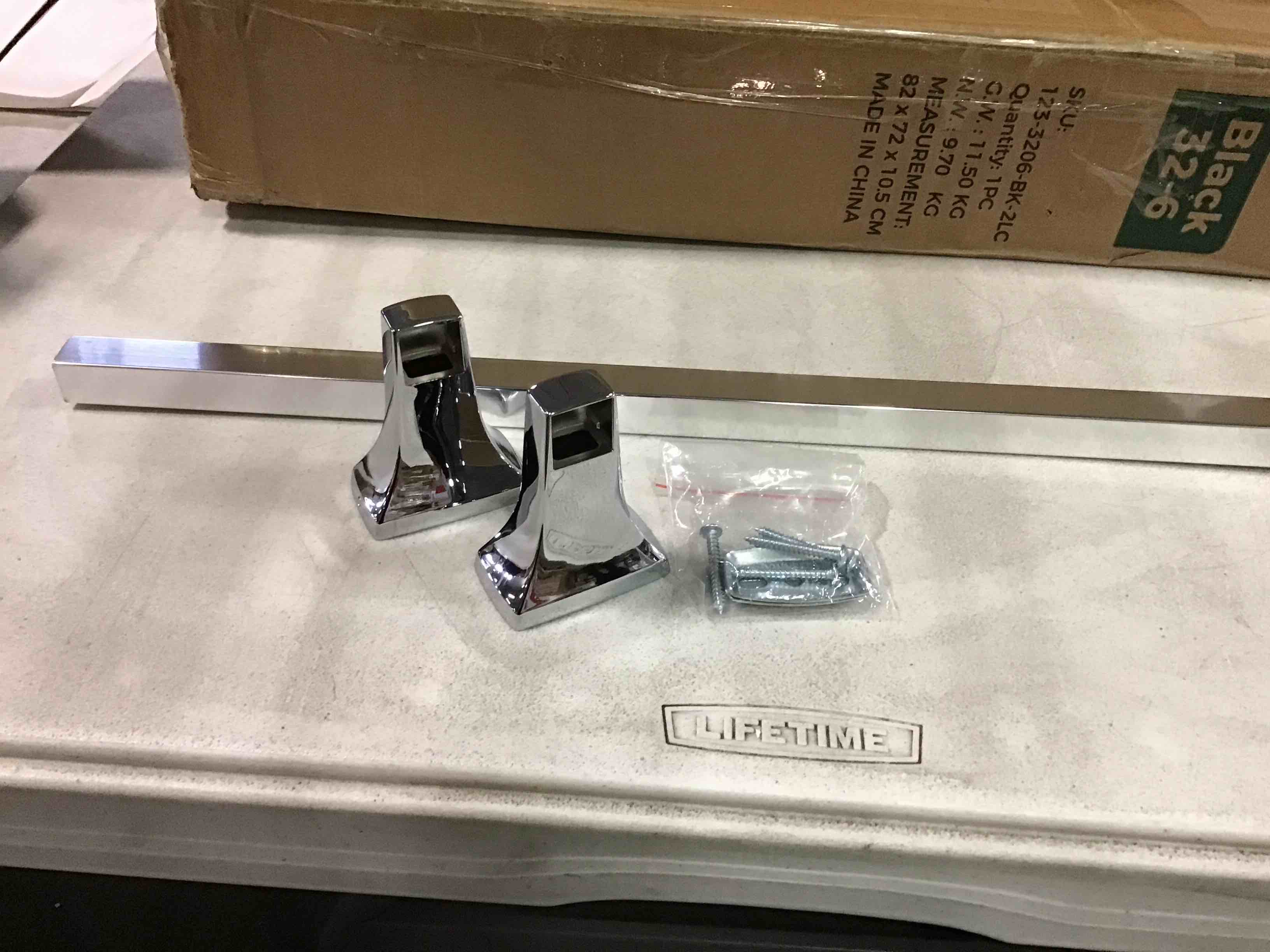 https://s3.amazonaws.com/lotting-images-prod/bidfta/PNK0525598_1729871314314.jpeg