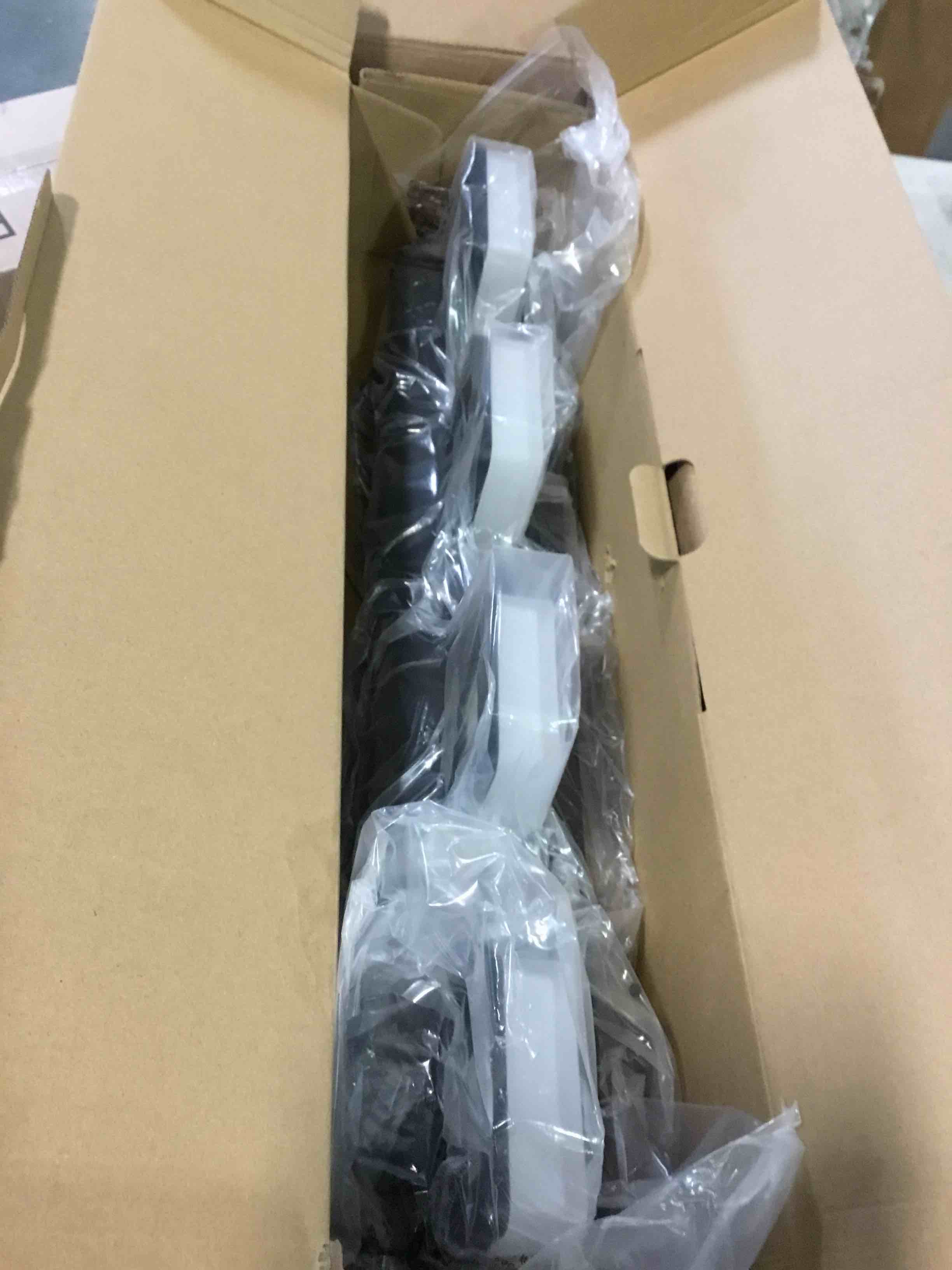 https://s3.amazonaws.com/lotting-images-prod/bidfta/PNK0525748_1729791450682.jpeg