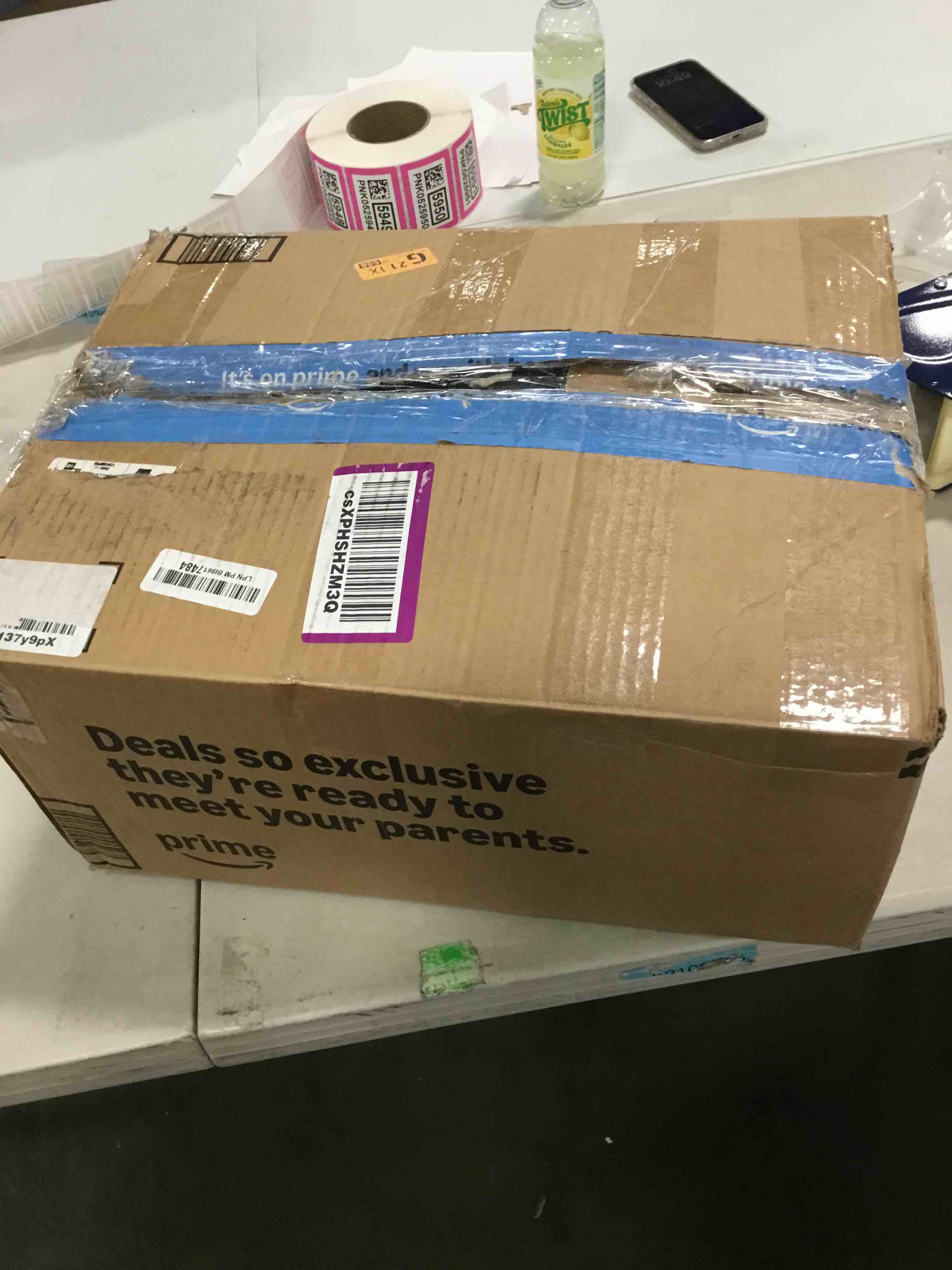 https://s3.amazonaws.com/lotting-images-prod/bidfta/PNK0525964_1729694960720.jpeg