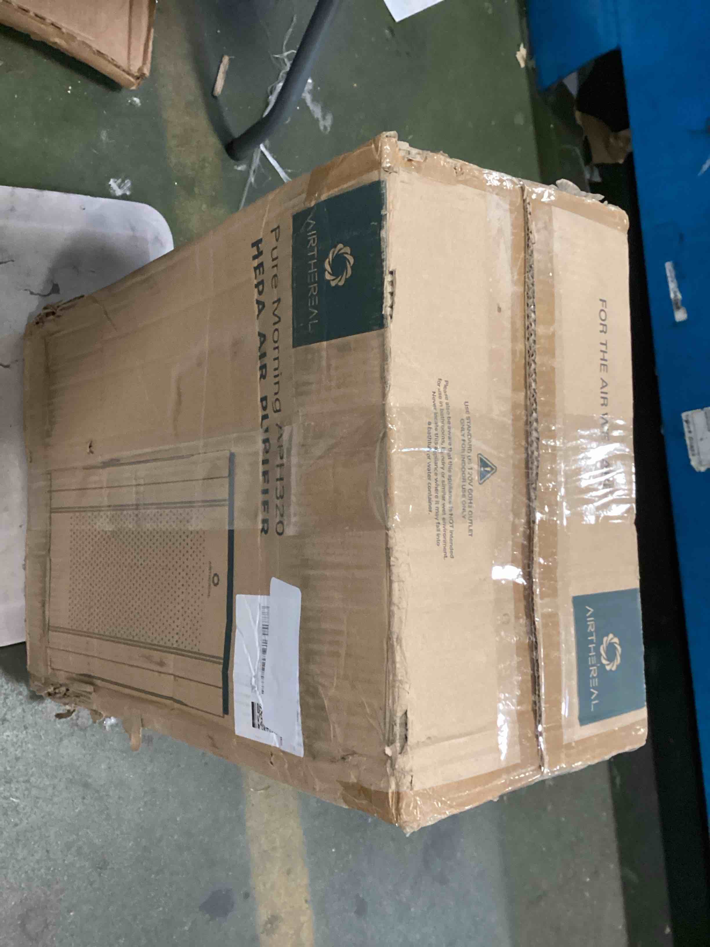 https://s3.amazonaws.com/lotting-images-prod/bidfta/PNK0526499_1730304364126.jpeg