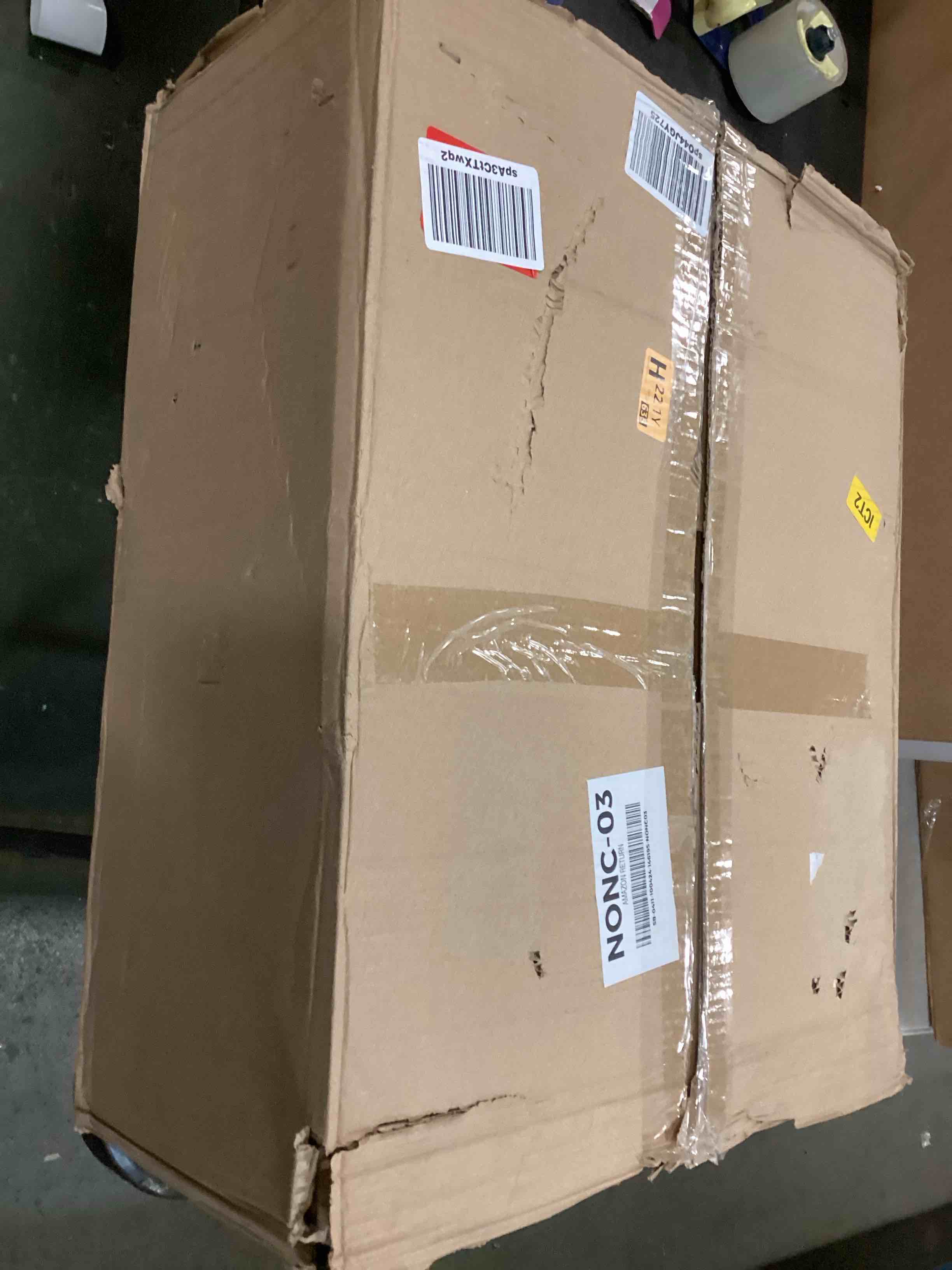 https://s3.amazonaws.com/lotting-images-prod/bidfta/PNK0527405_1729944271570.jpeg