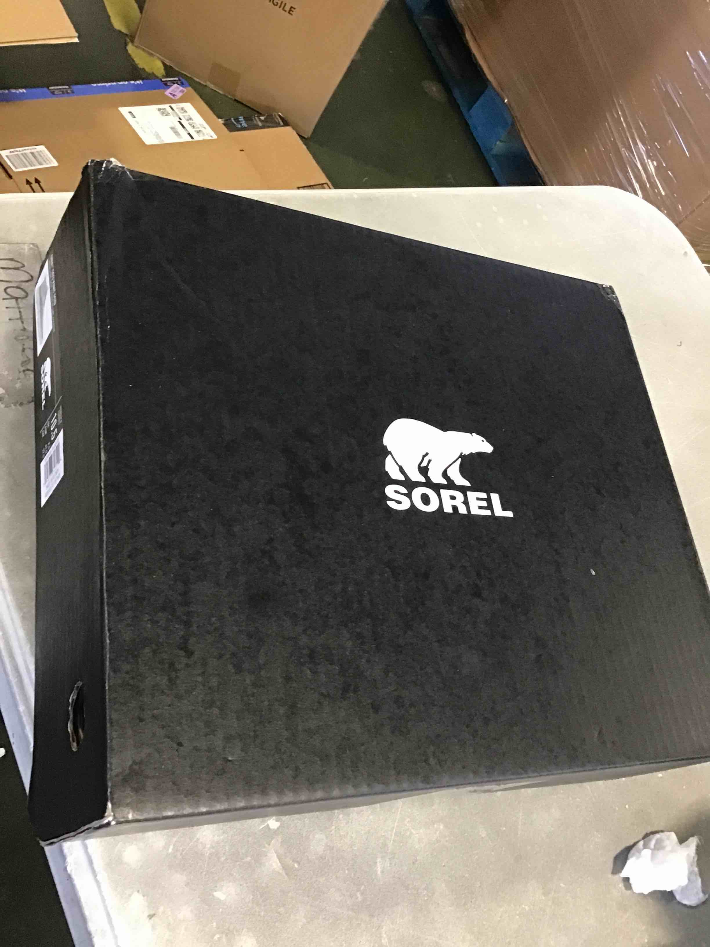 https://s3.amazonaws.com/lotting-images-prod/bidfta/PNK0528234_1729616817576.jpeg