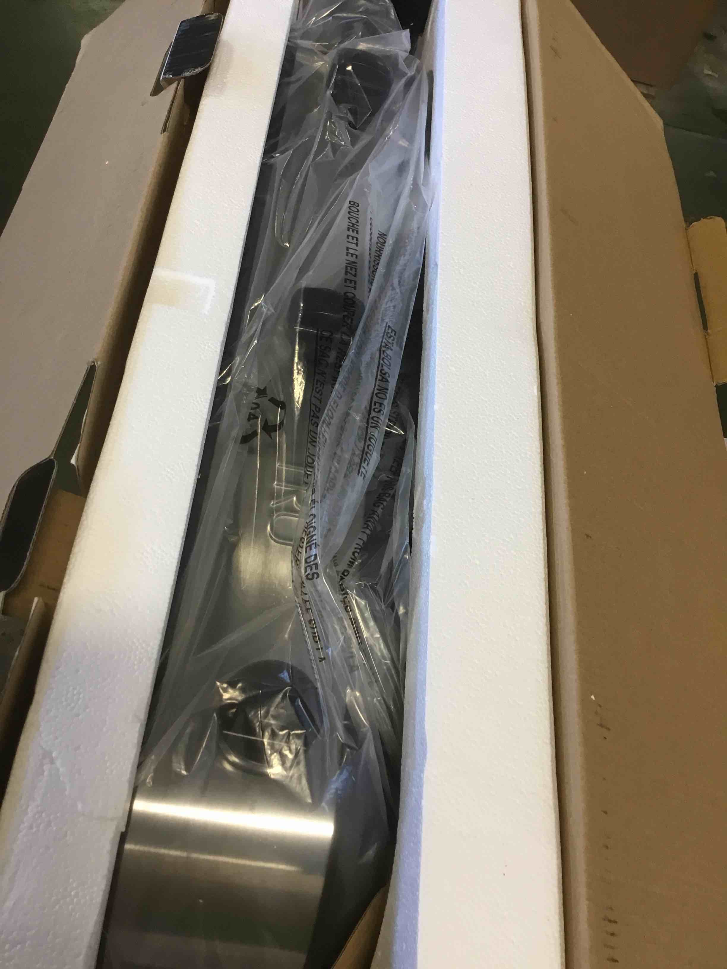 https://s3.amazonaws.com/lotting-images-prod/bidfta/PNK0528714_1729798827028.jpeg