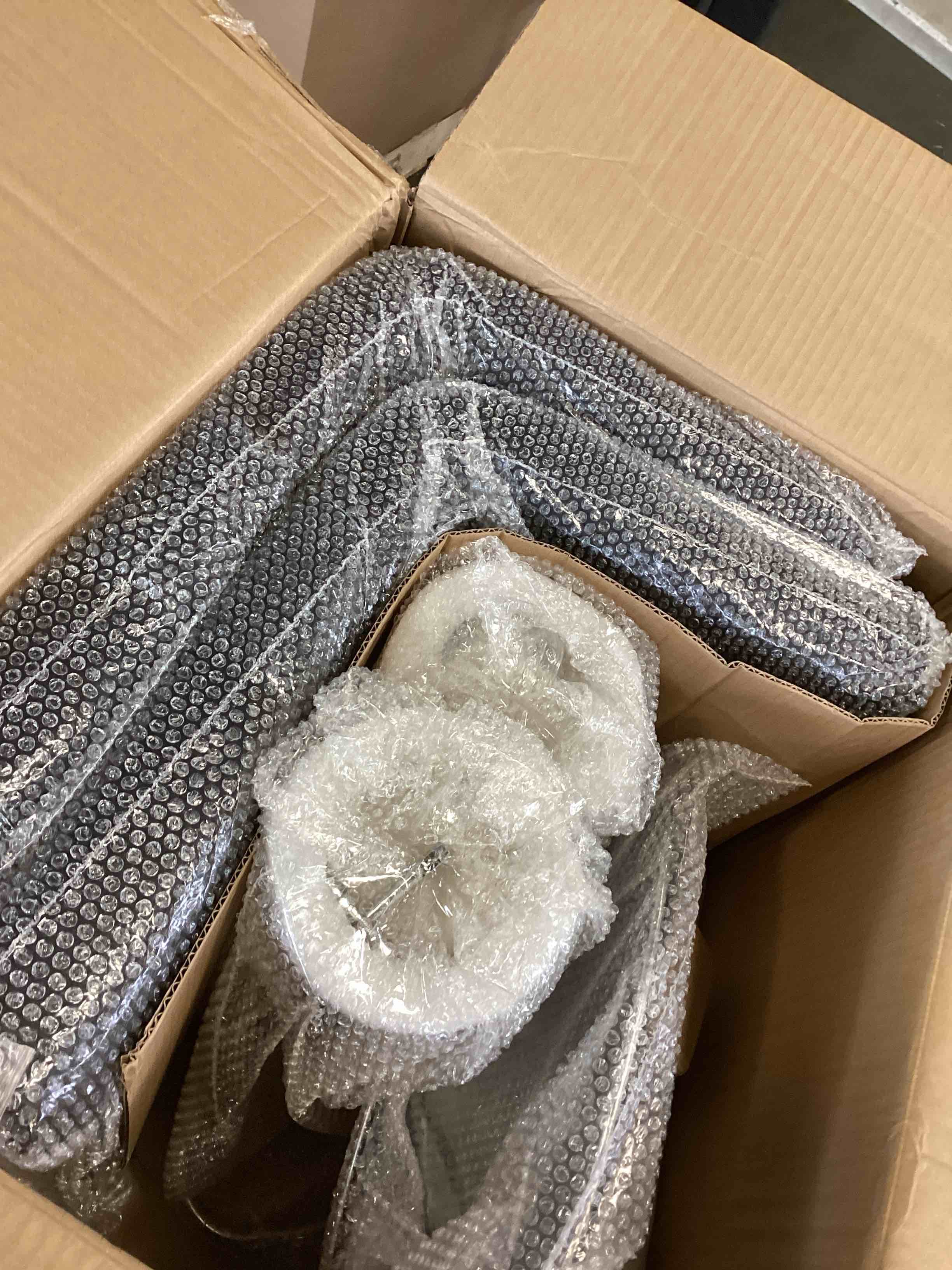 https://s3.amazonaws.com/lotting-images-prod/bidfta/PNK0529505_1730303406935.jpeg