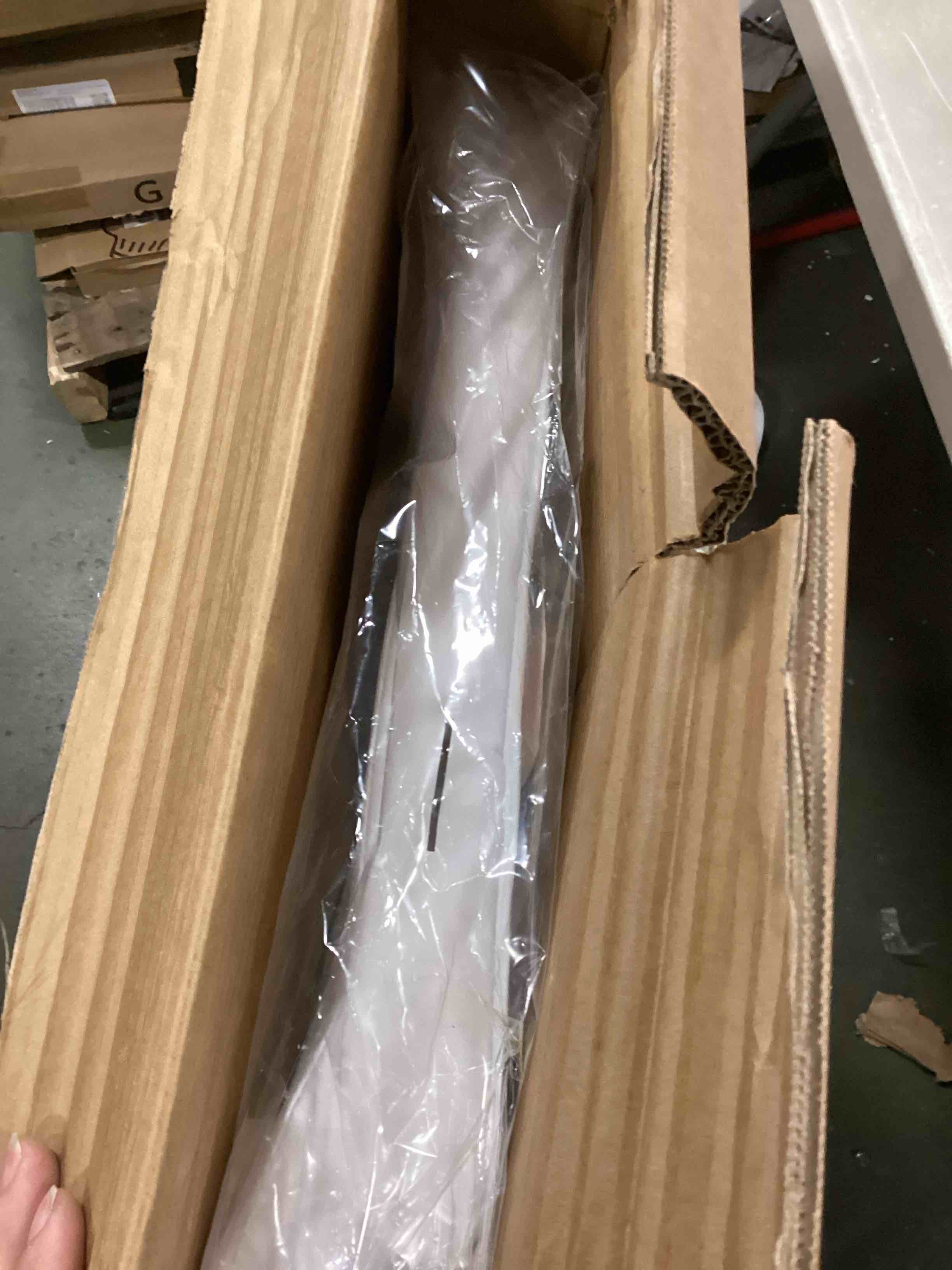 https://s3.amazonaws.com/lotting-images-prod/bidfta/PNK1200033_1734632547923.jpeg